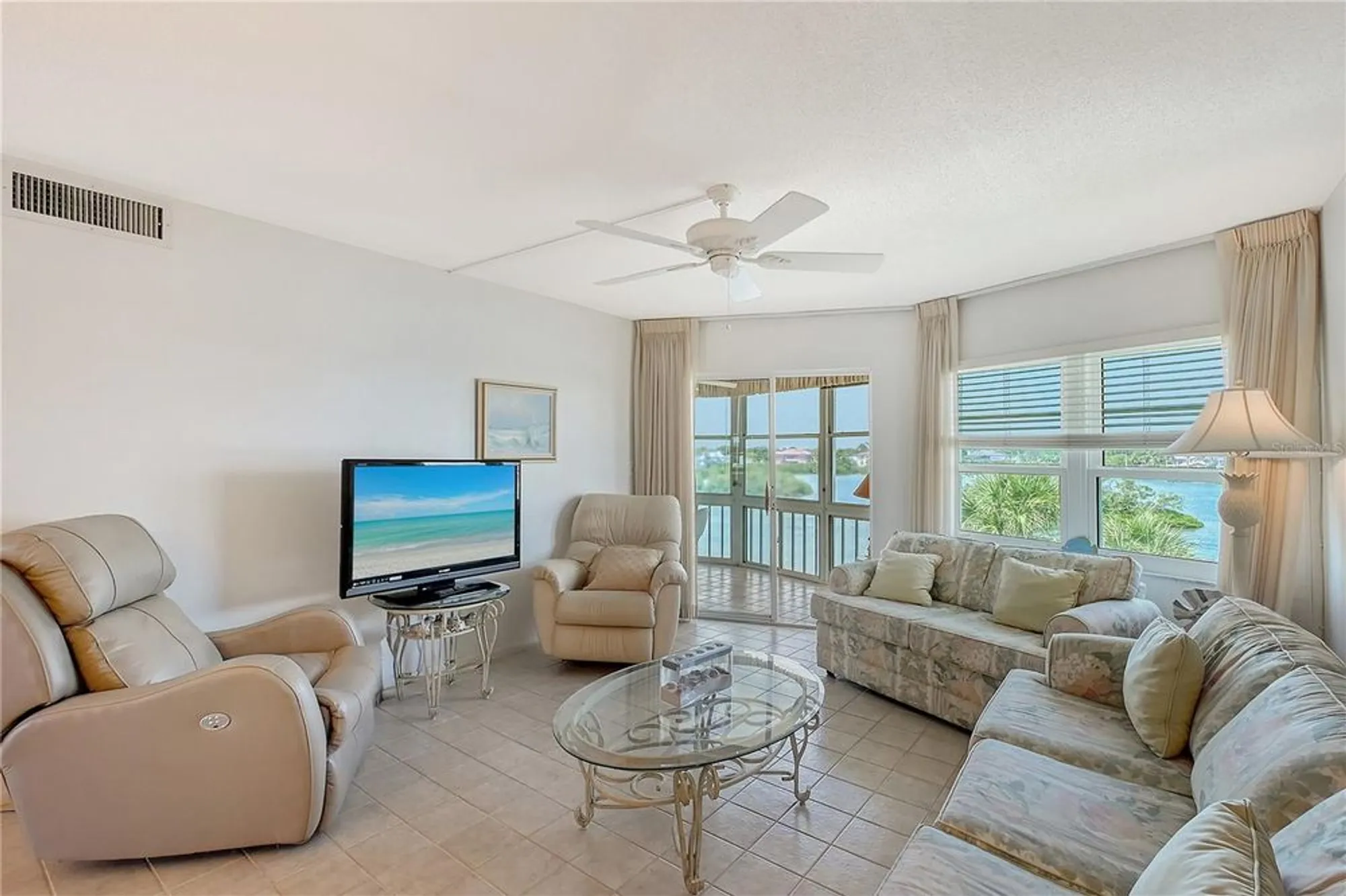 Property Slideshow image 6 of 37 | 1350 n portofino dr apt 402, Sarasota, FL, 34242