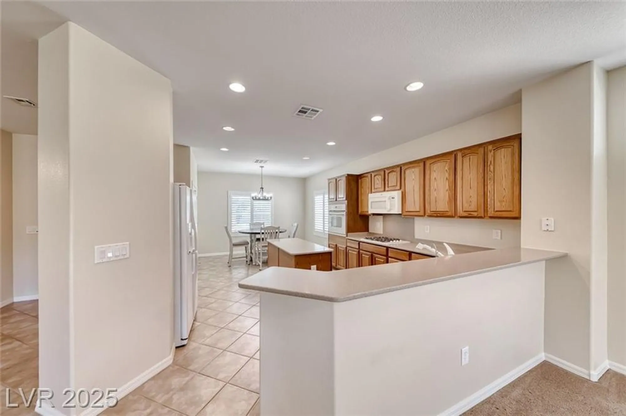 Property Slideshow image 14 of 56 | 2218 sandstone cliffs dr, Henderson, NV, 89044
