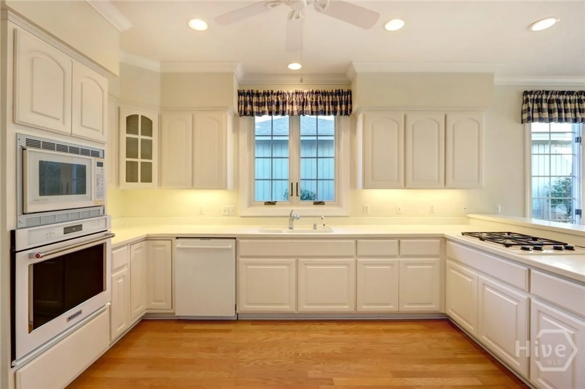 Property Slideshow image 16 of 45 | 2 breakfast ct, Savannah, GA, 31411