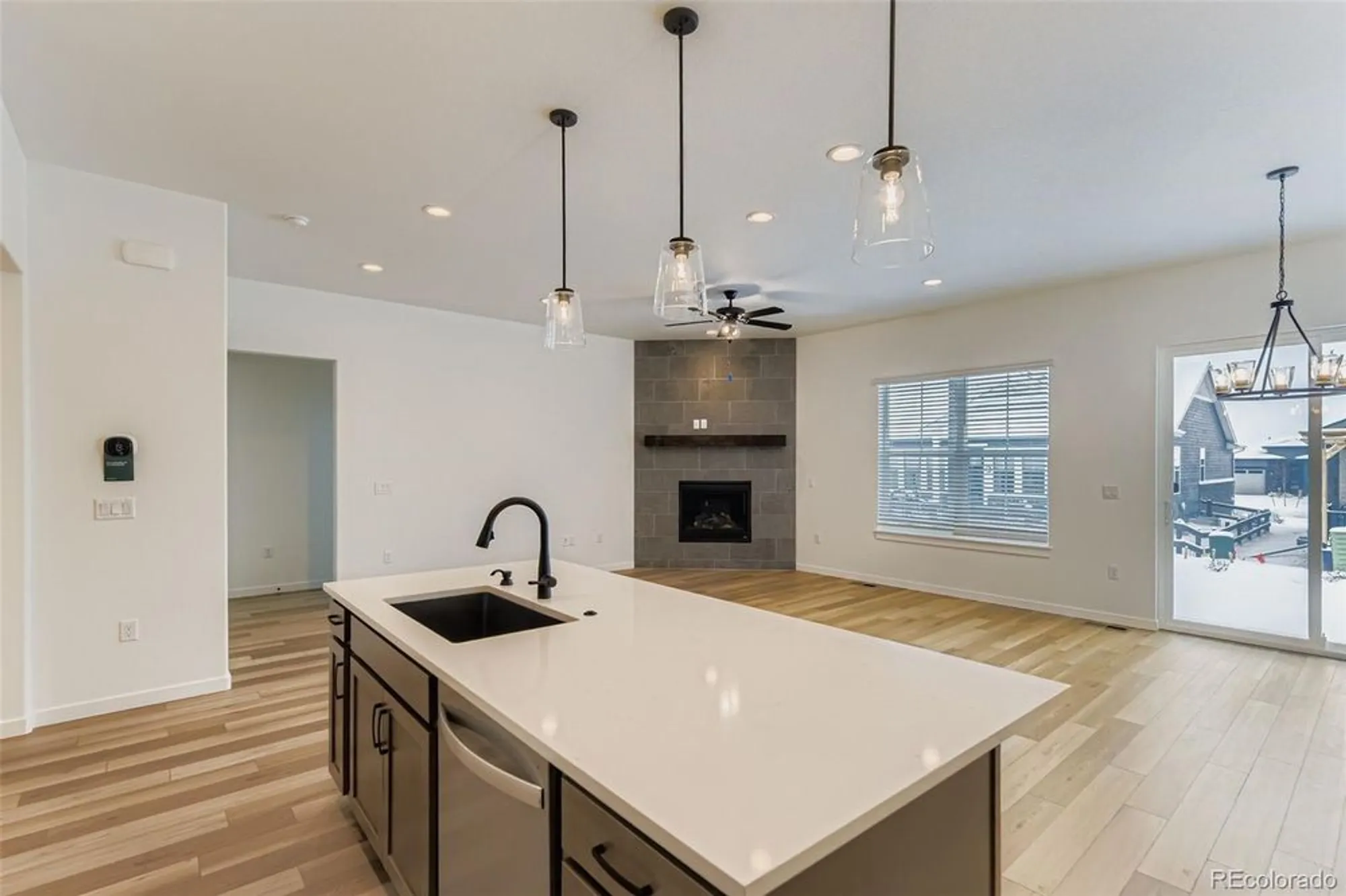 Property Slideshow image 9 of 25 | 8905 s riviera way, Aurora, CO, 80016