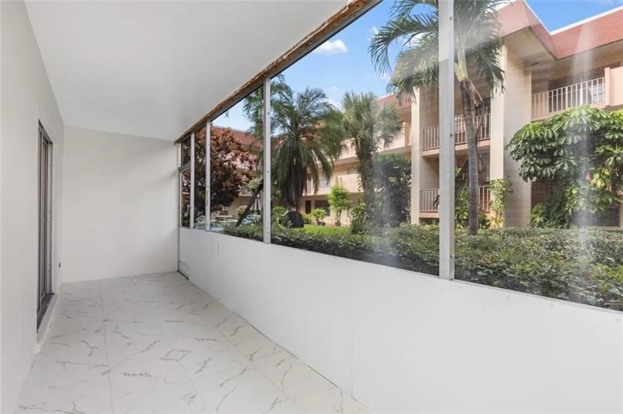 Property Slideshow image 24 of 39 | 3081 nw 47th ter 107, Lauderdale Lakes, FL, 33313