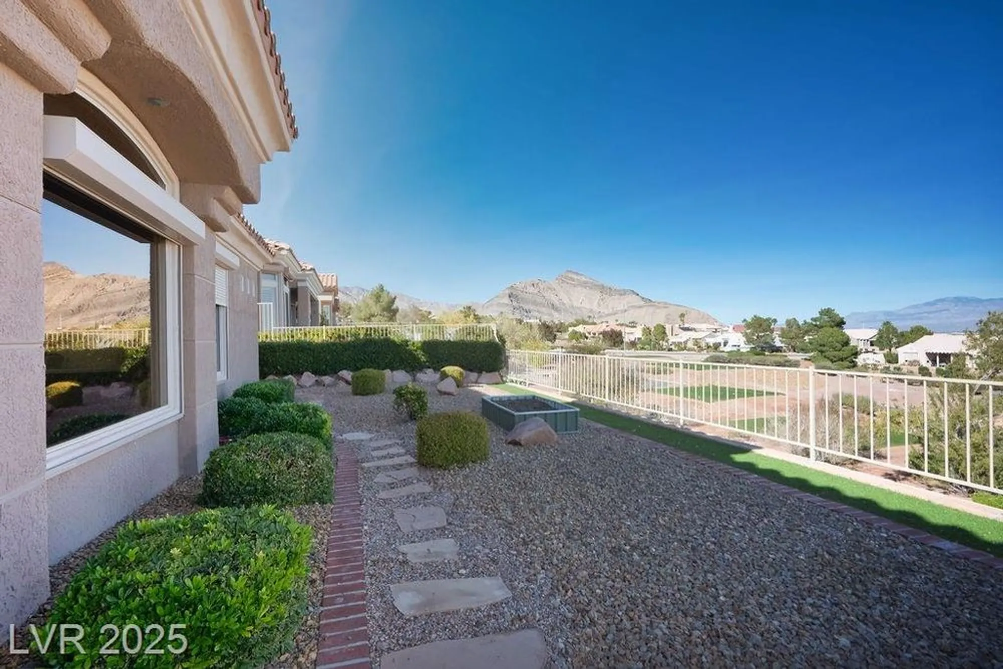 Property Slideshow image 40 of 99 | 10712 button willow dr, Las Vegas, NV, 89134