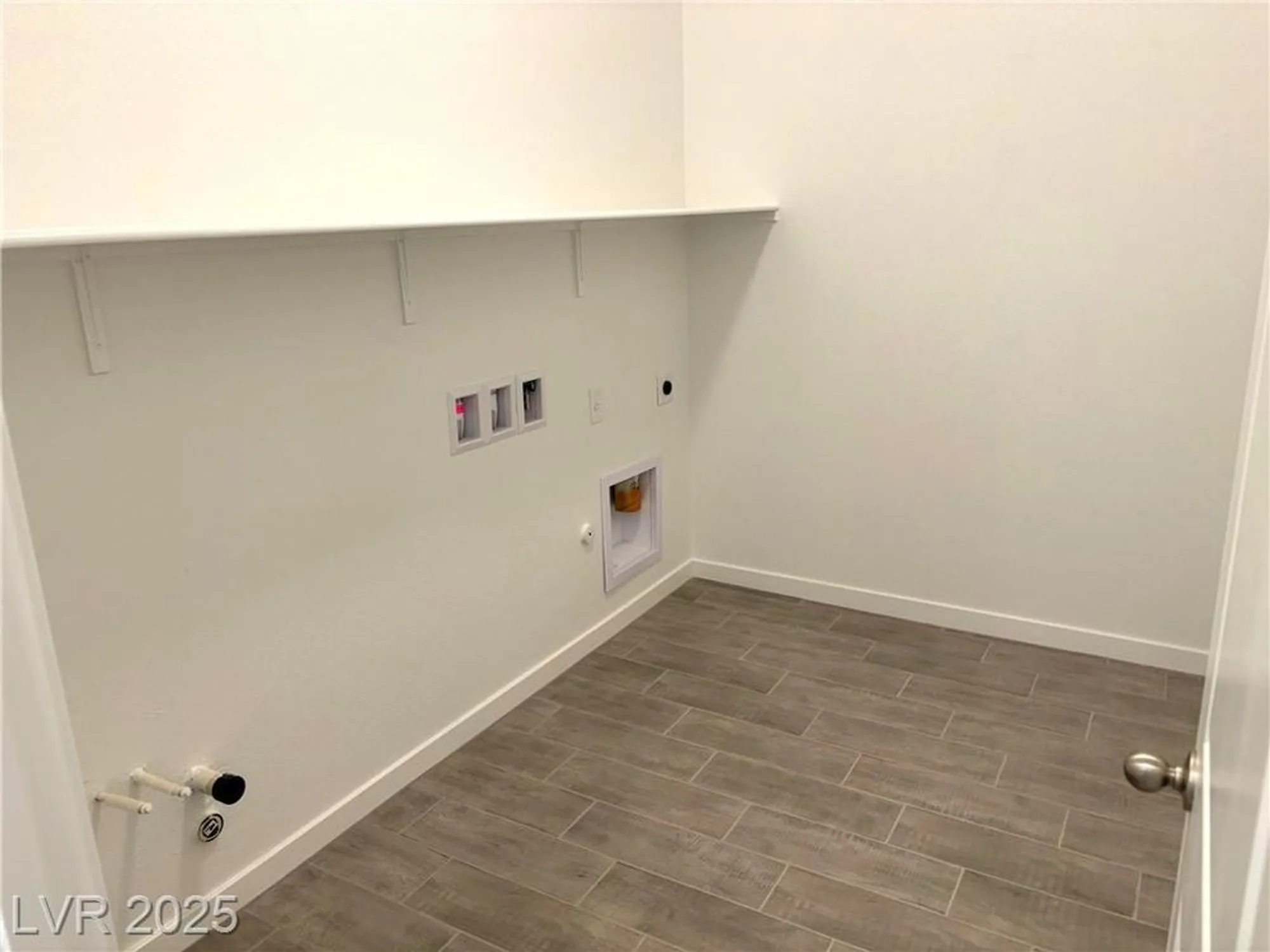 Property Slideshow image 11 of 27 | 5696 e badlands ln, Pahrump, NV, 89061