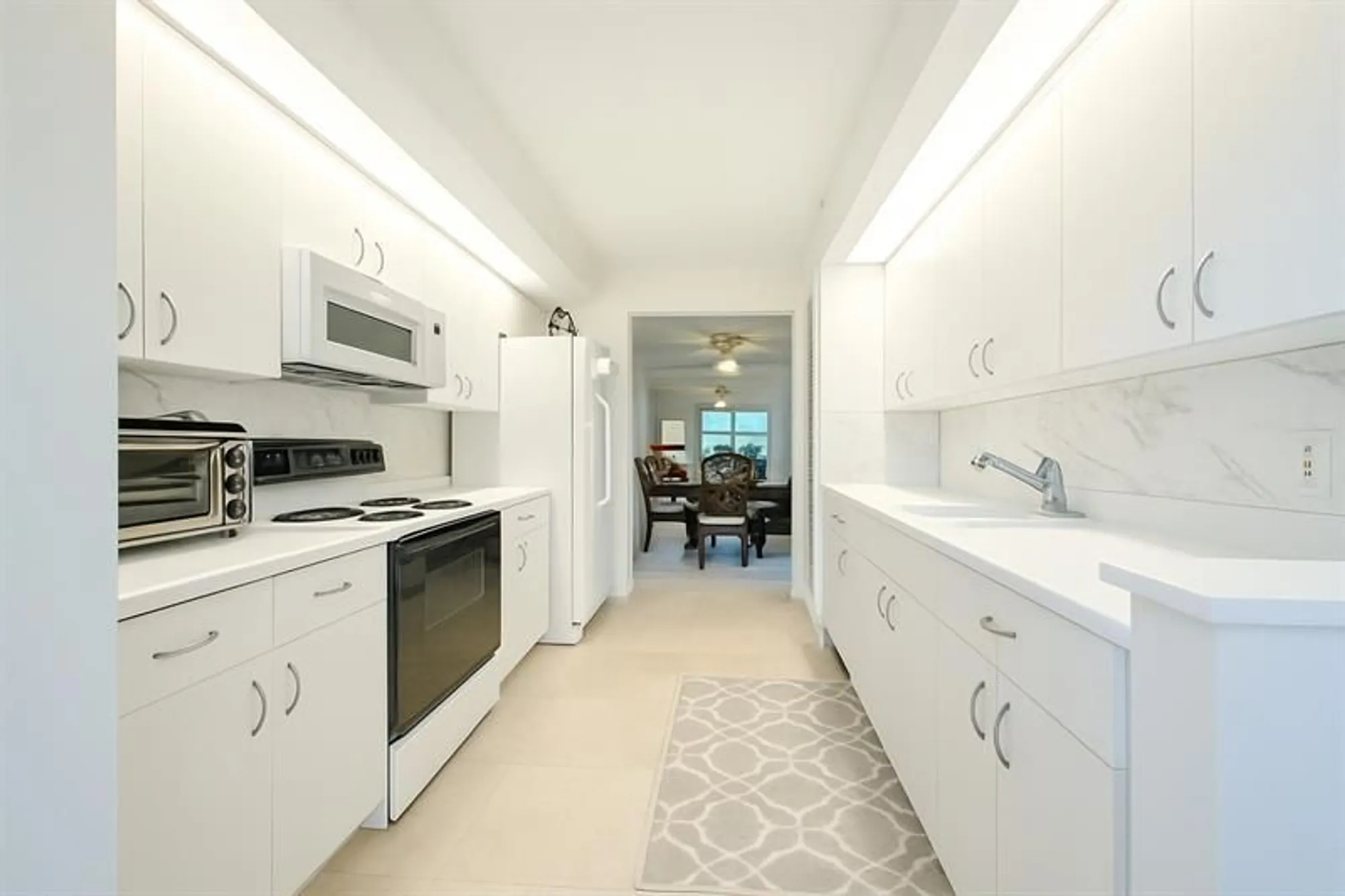 Property Slideshow image 1 of 40 | 901 sw 141st ave apt 301, Pembroke Pines, FL, 33027