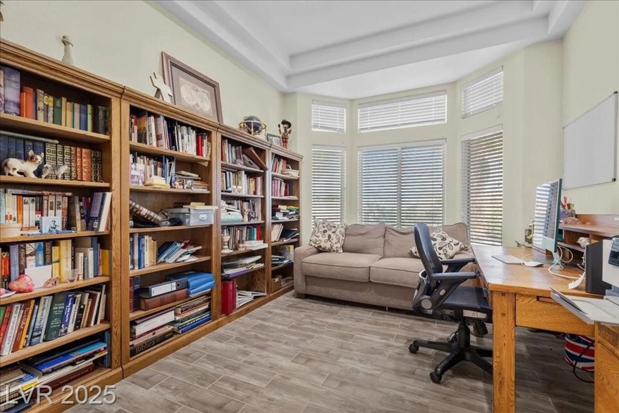 Property Slideshow image 18 of 49 | 2908 laverton dr, Las Vegas, NV, 89134
