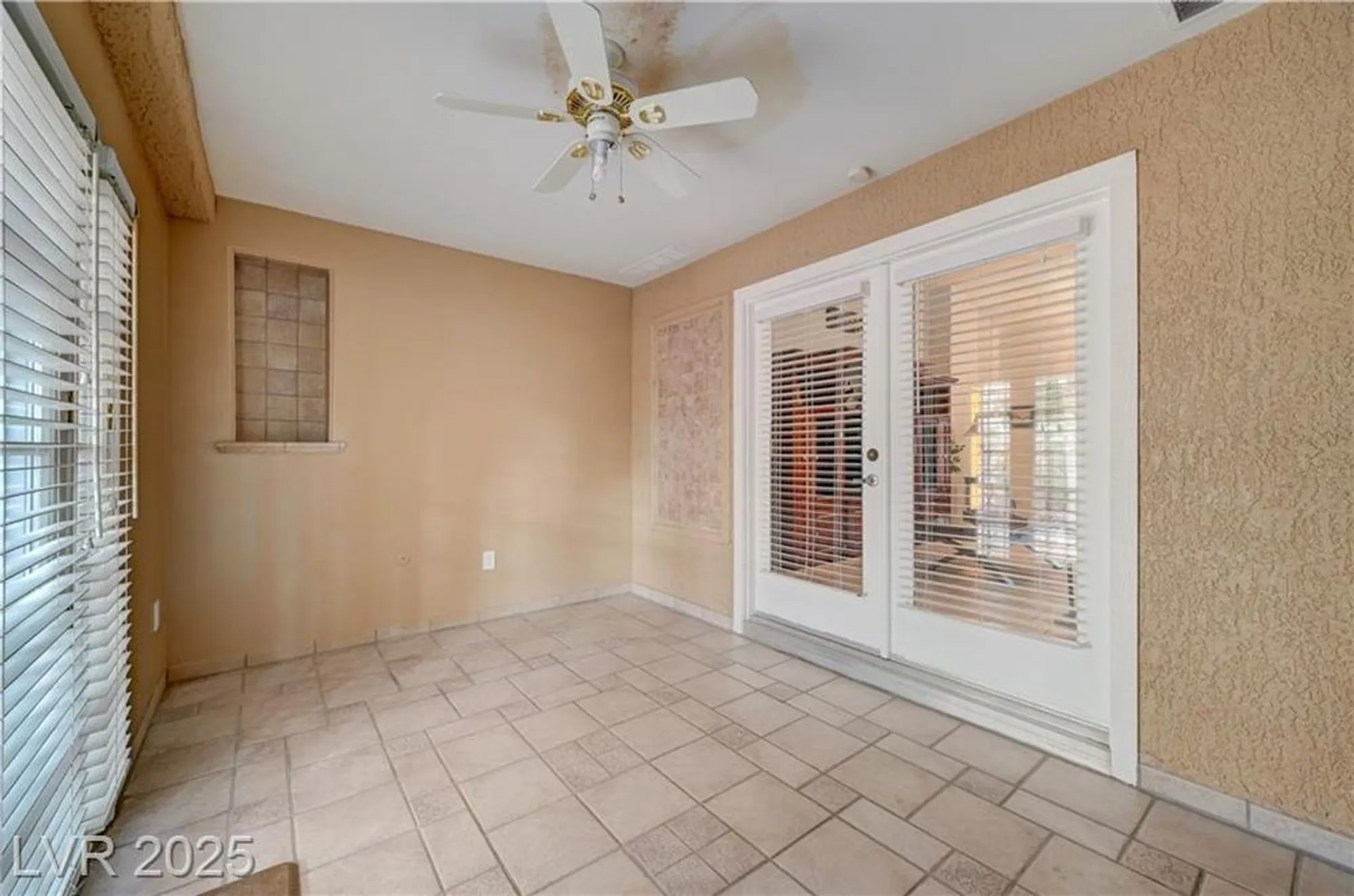 Property Slideshow image 32 of 69 | 3033 merimar dr, Las Vegas, NV, 89134