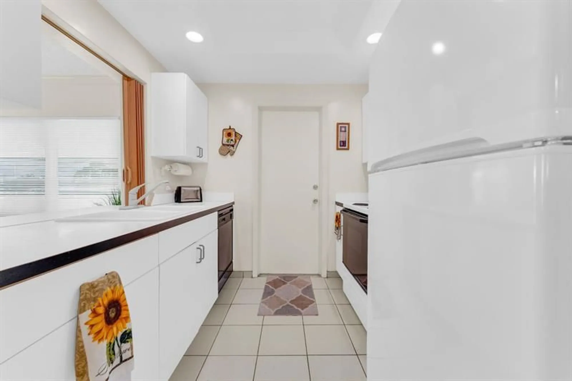 Property Slideshow image 4 of 40 | 2641 w golf blvd, Pompano Beach, FL, 33064