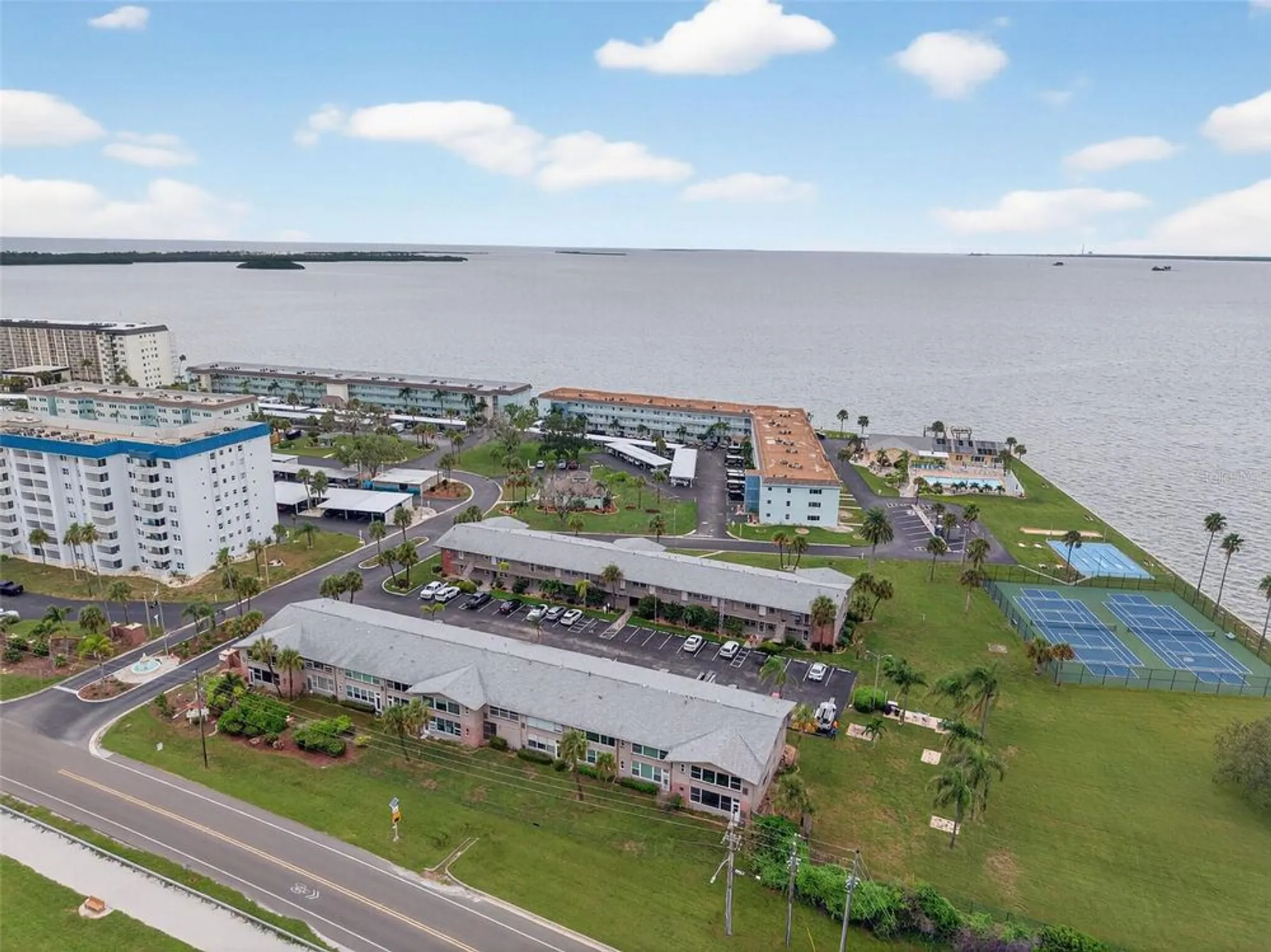 Property Slideshow image 32 of 44 | 2 causeway blvd 101, Dunedin, FL, 34698