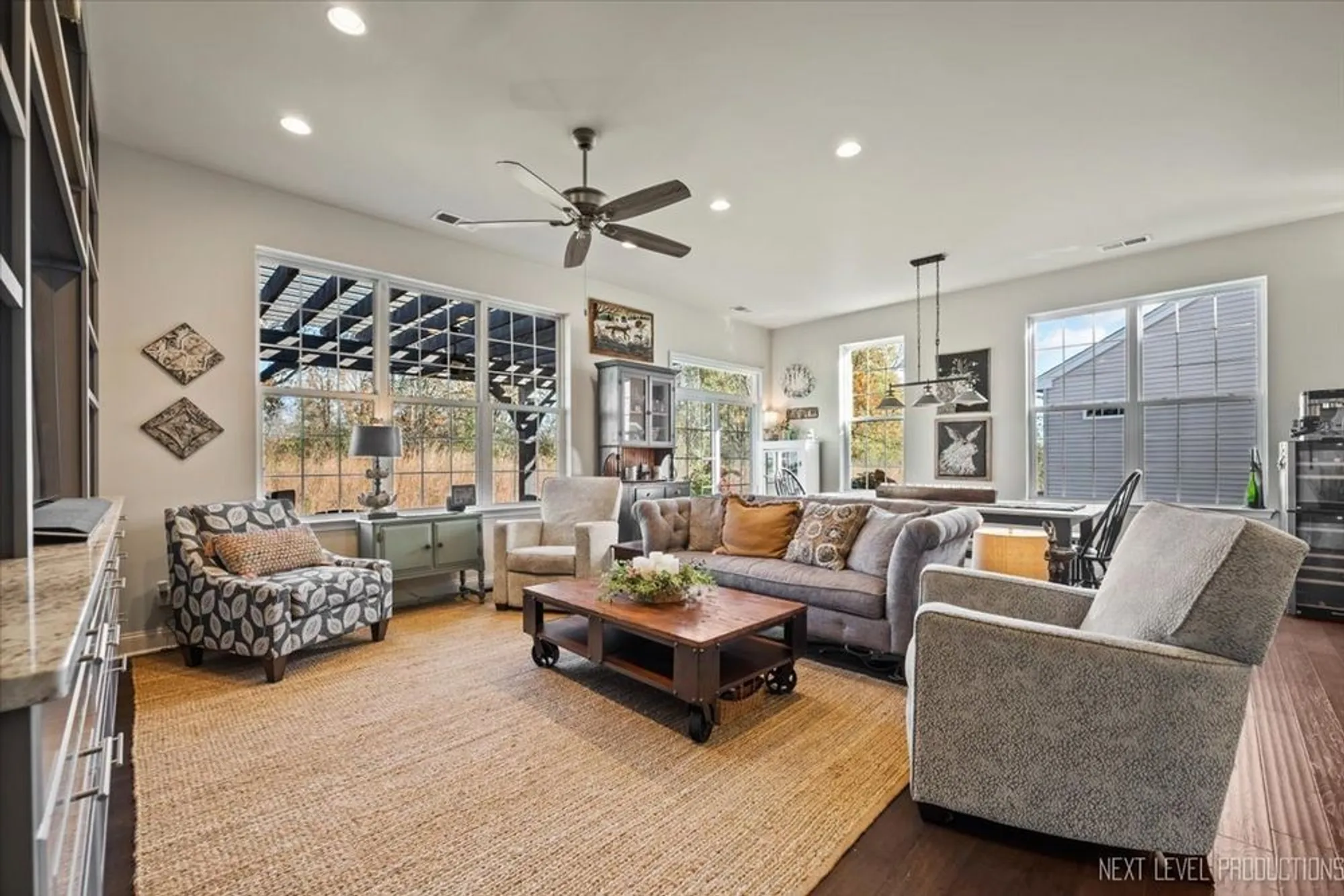 Property Slideshow image 15 of 31 | 3870 crooked creek dr, Elgin, IL, 60124
