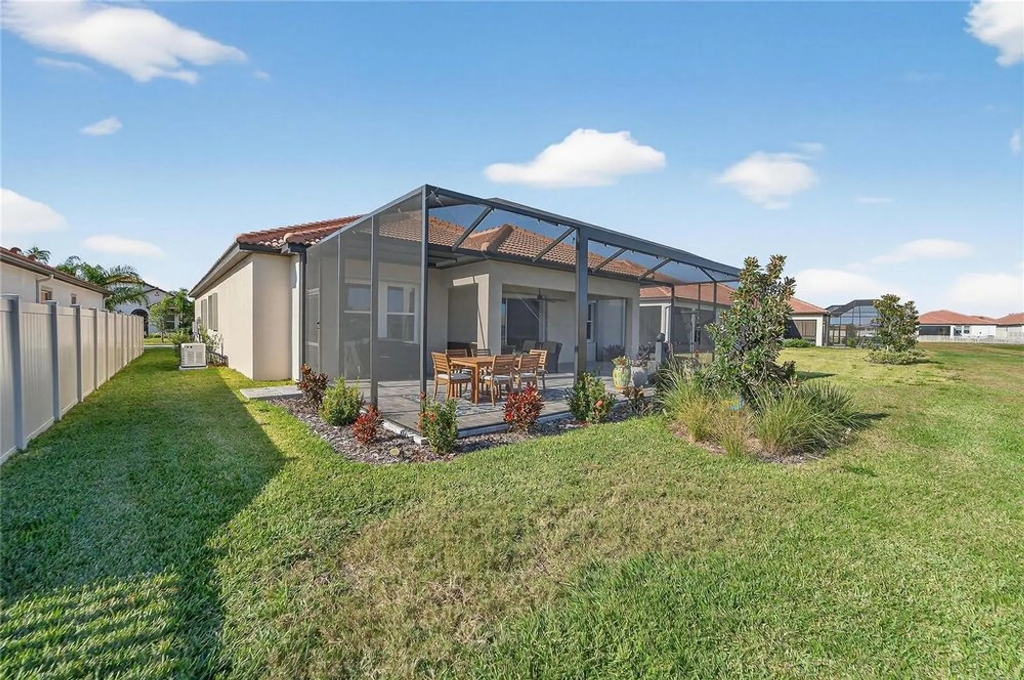 Property Slideshow image 60 of 98 | 17216 scuba crest st, Wimauma, FL, 33598