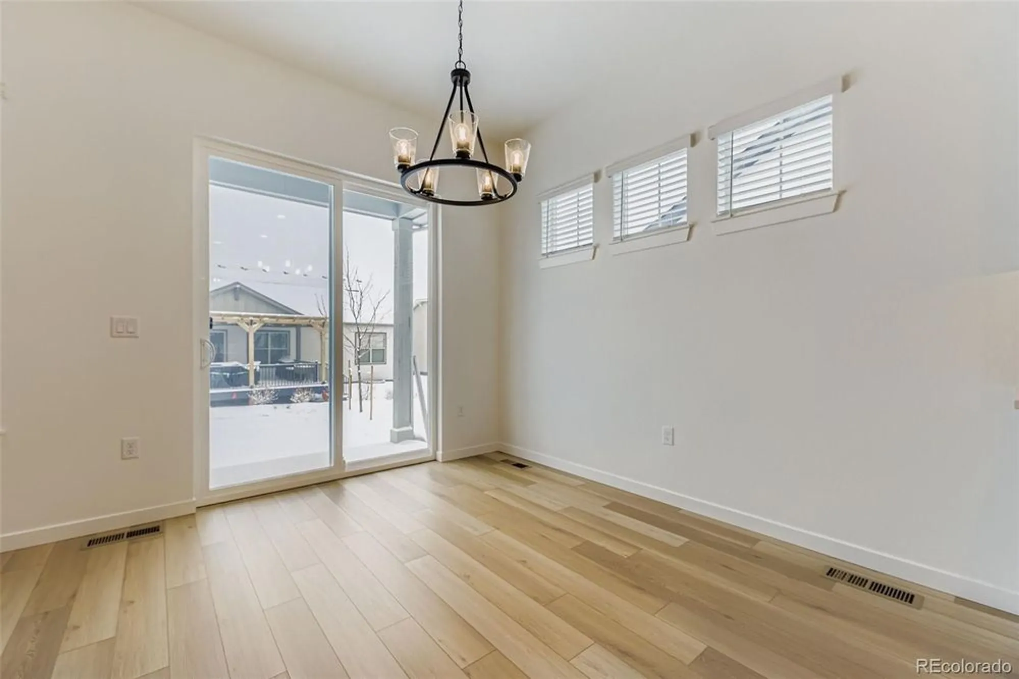 Property Slideshow image 10 of 25 | 8905 s riviera way, Aurora, CO, 80016