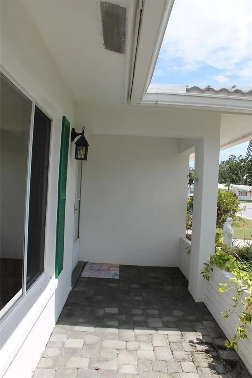 Property Slideshow image 5 of 50 | 9665 mainlands blvd, Pinellas Park, FL, 33782