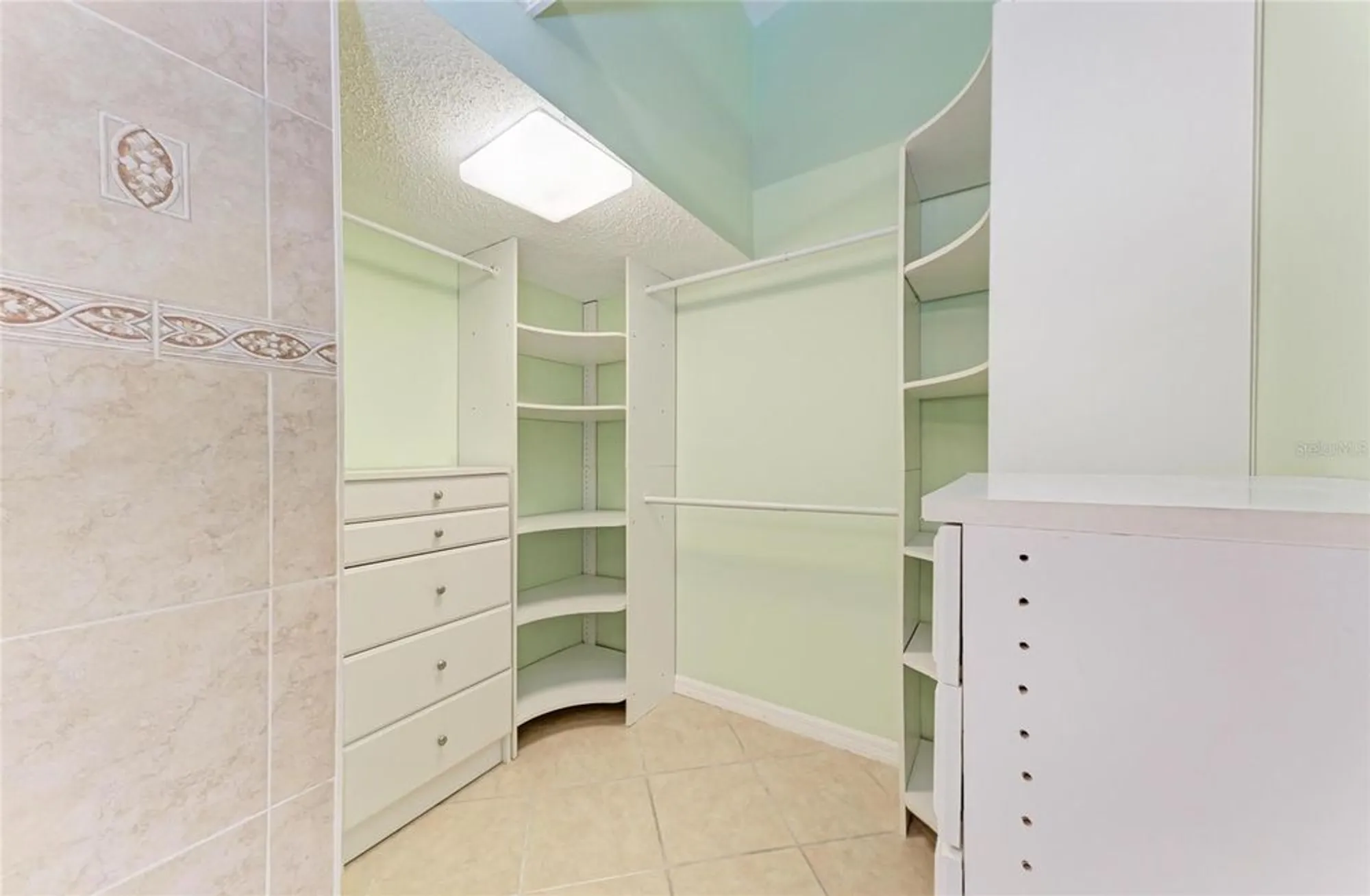 Property Slideshow image 12 of 59 | 4644 red maple rd 1303, Bradenton, FL, 34210