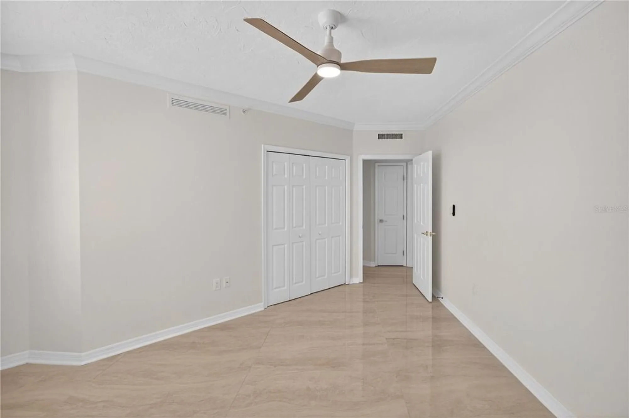 Property Slideshow image 32 of 59 | 5430 eagles point cir 202, Sarasota, FL, 34231