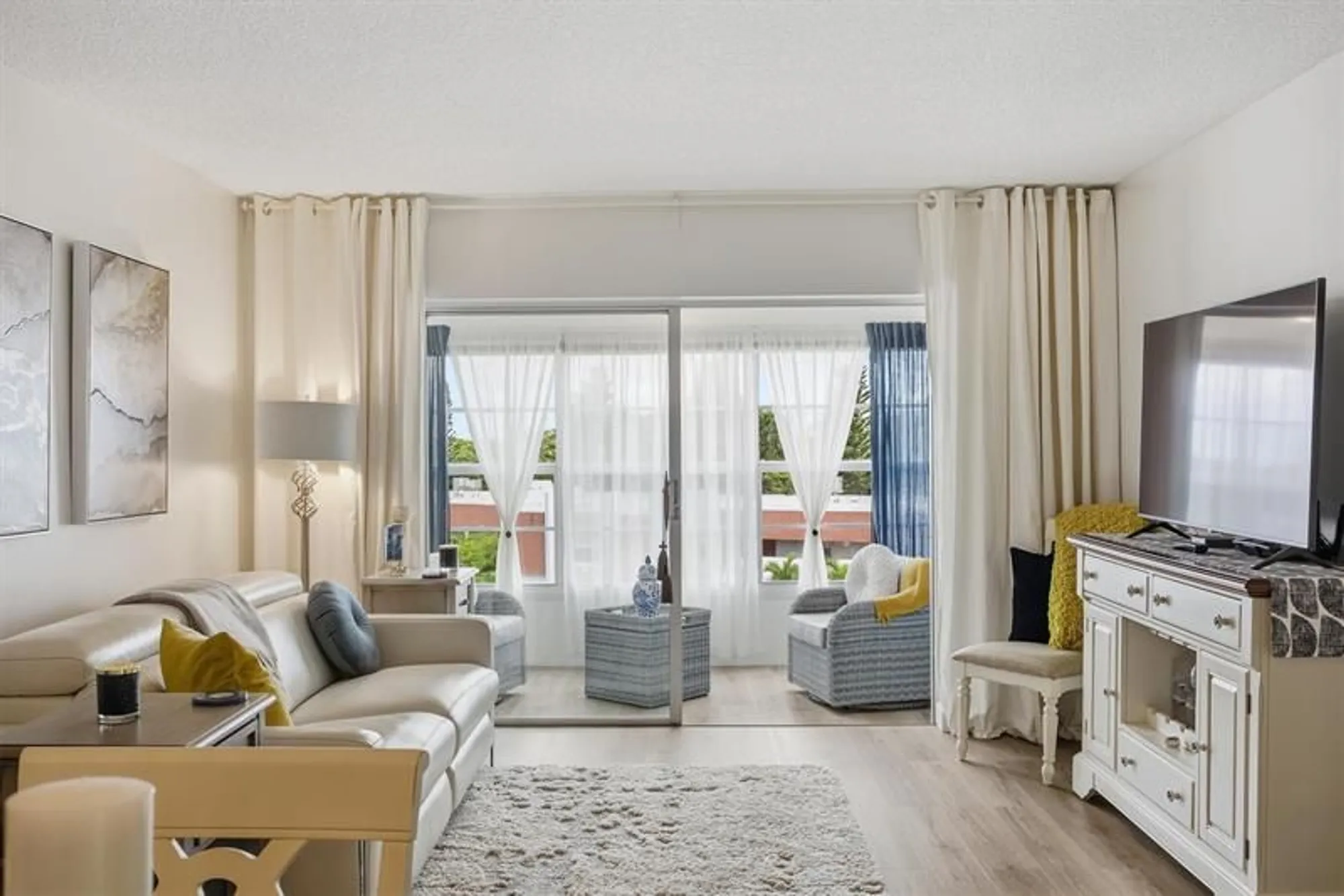 Property Slideshow image 2 of 44 | 2991 nw 46th ave 410, Lauderdale Lakes, FL, 33313