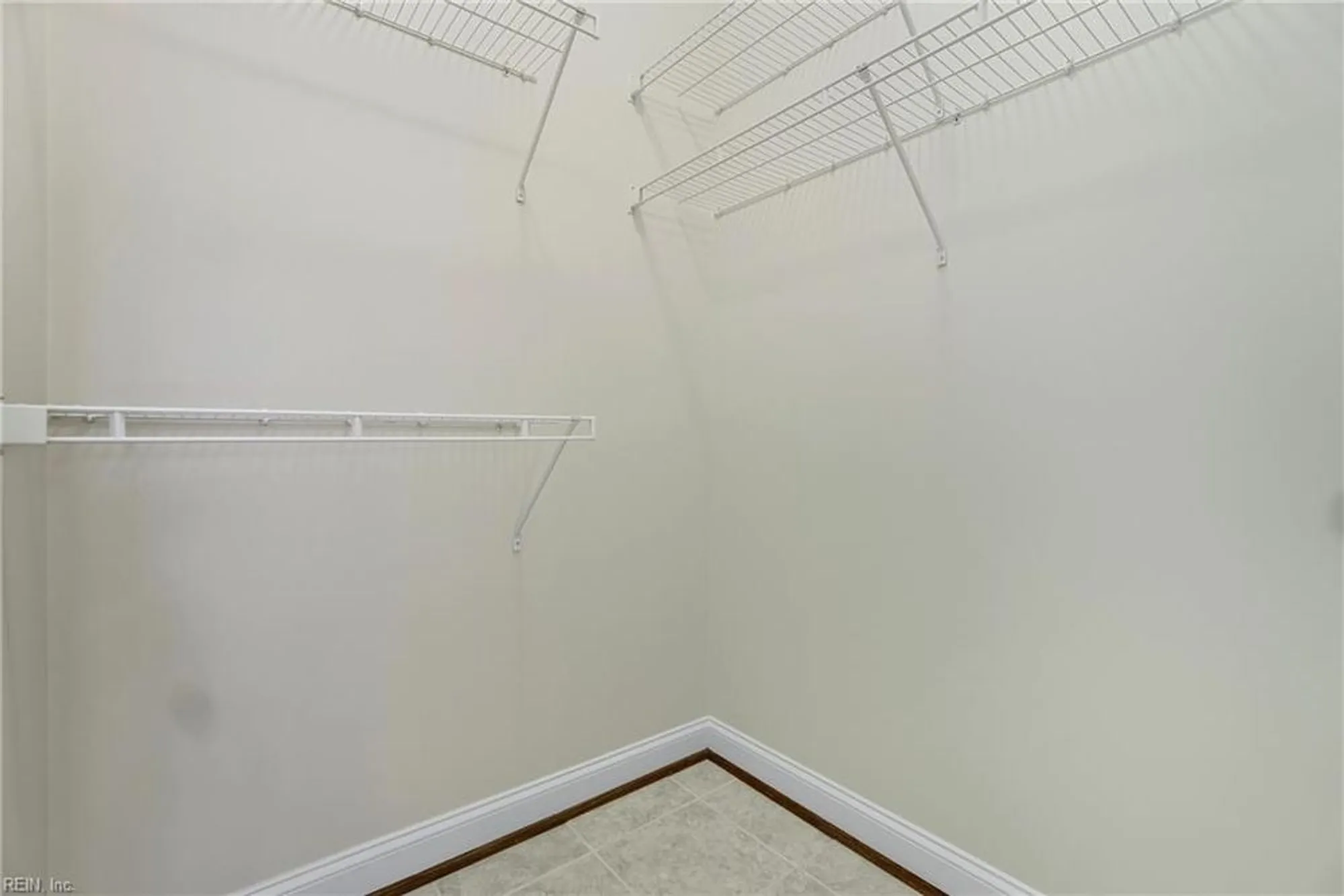 Property Slideshow image 23 of 34 | 1439 thistlewood ln, Chesapeake, VA, 23320