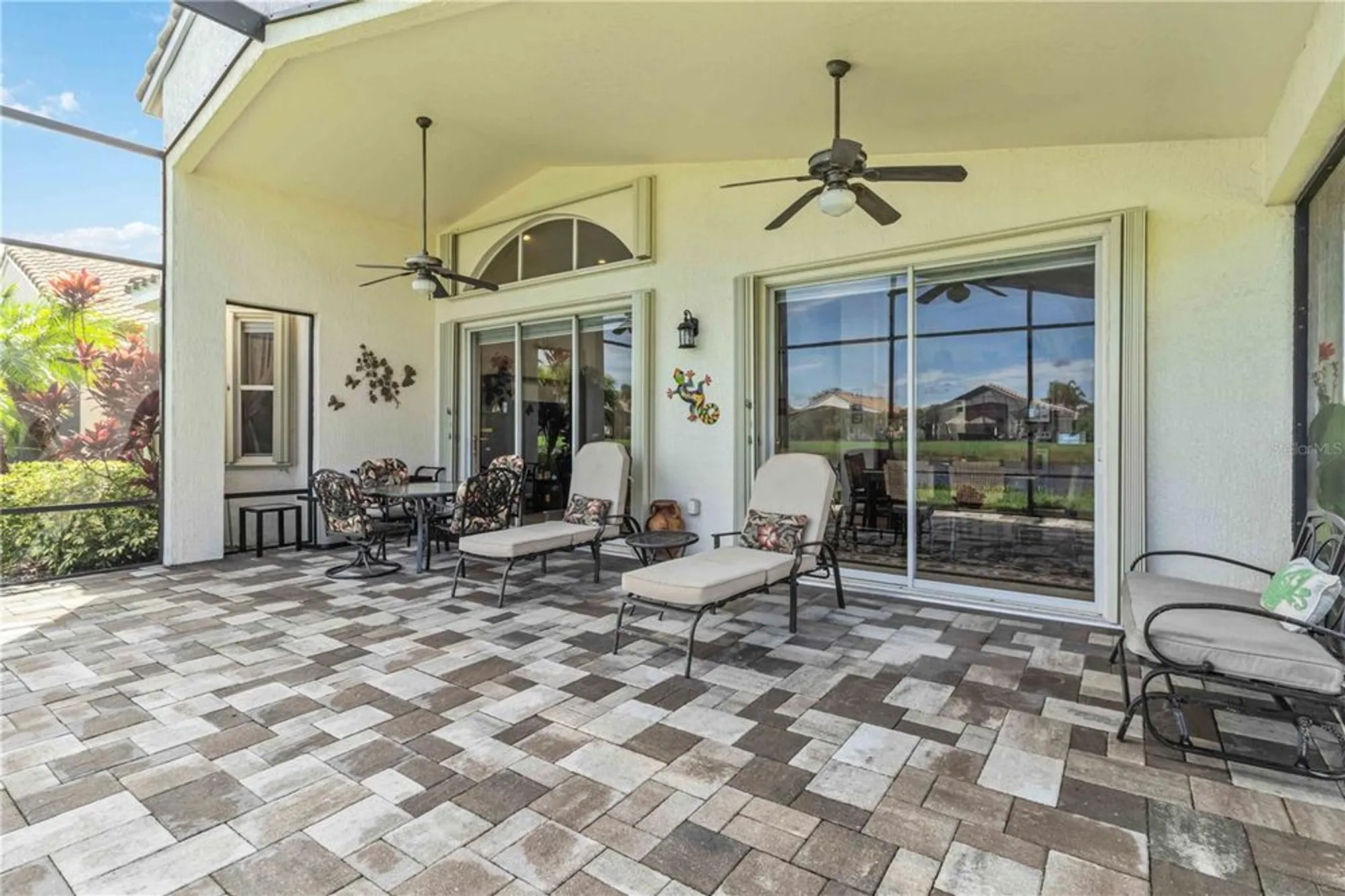 Property Slideshow image 17 of 31 | 4211 64th dr e unit e, Sarasota, FL, 34243