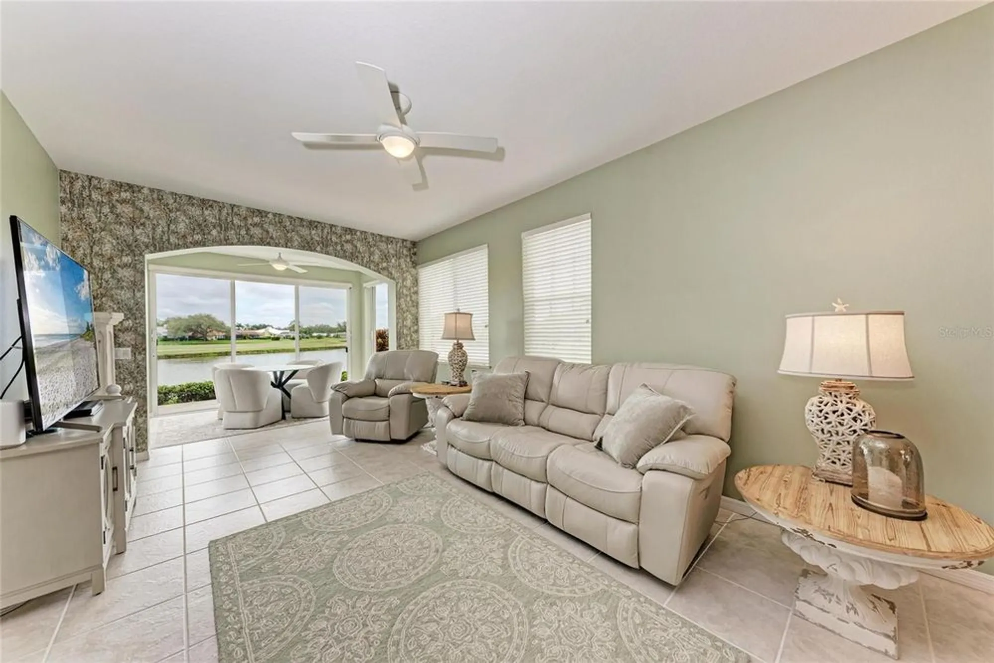 Property Slideshow image 10 of 43 | 119 woodbridge dr 103, Venice, FL, 34293