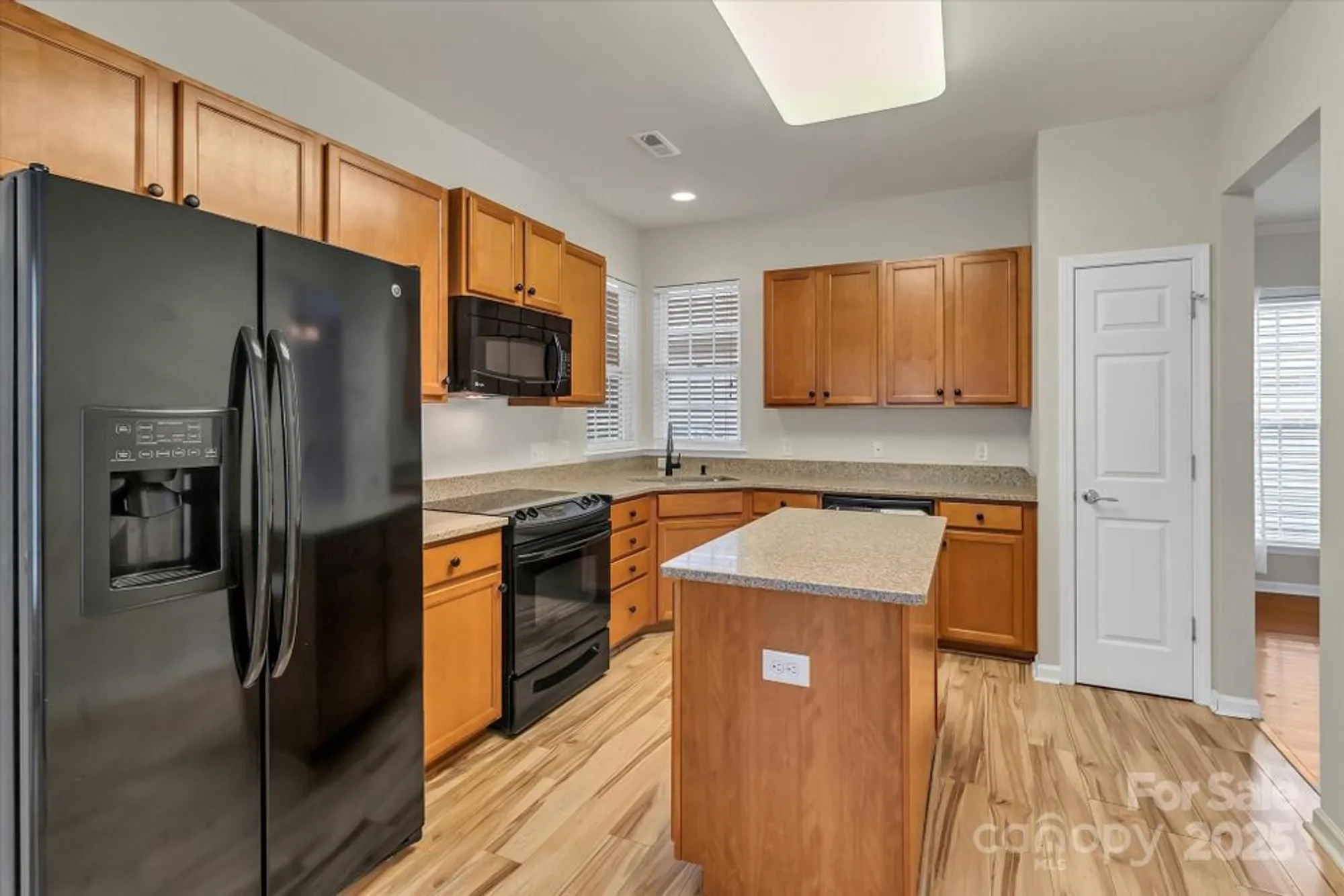 Property Slideshow image 12 of 44 | 3911 yosemite way, Fort Mill, SC, 29707