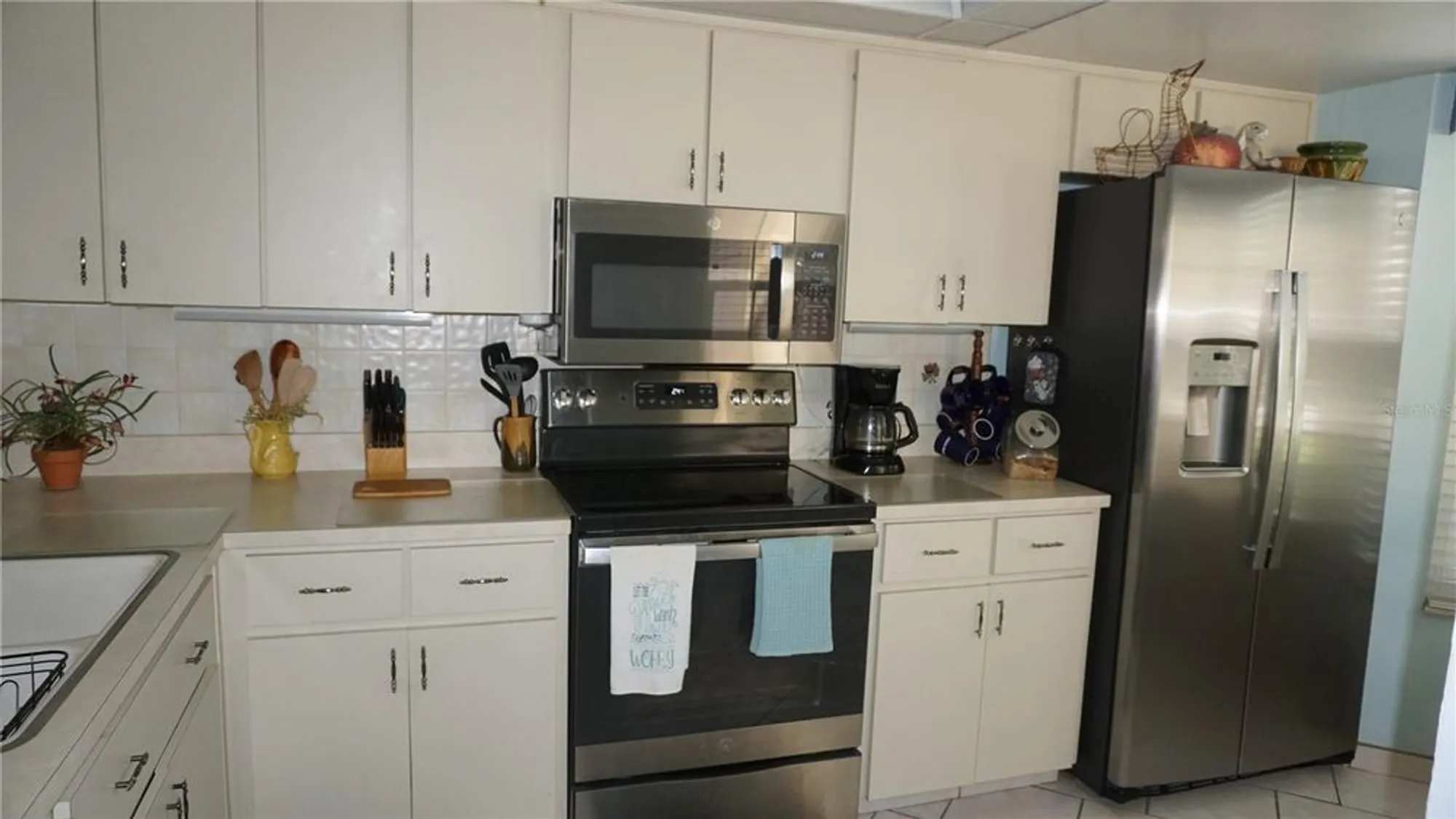 Property Slideshow image 2 of 39 | 11241 versailles ln, Port Richey, FL, 34668