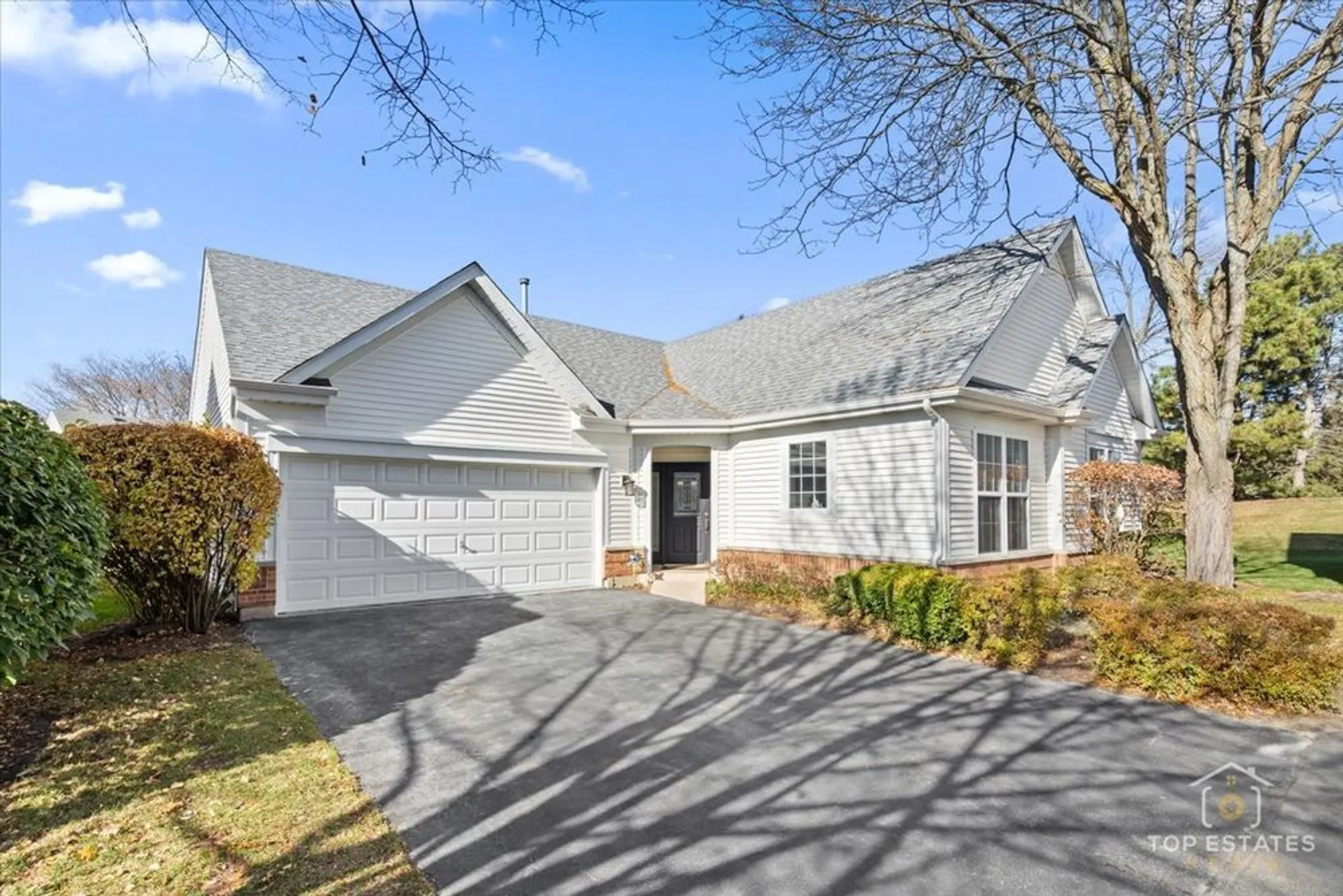 Property Slideshow image 2 of 28 | 13705 s redbud dr, Plainfield, IL, 60544