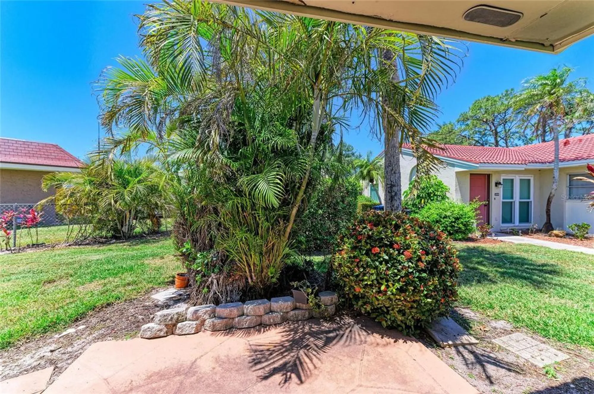 Property Slideshow image 33 of 34 | 2121 pueblo cir # v6, Sarasota, FL, 34231