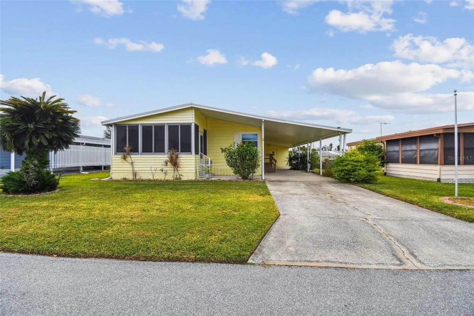 Property Slideshow image 5 of 77 | 1811 sherwood hill dr, Lakeland, FL, 33810