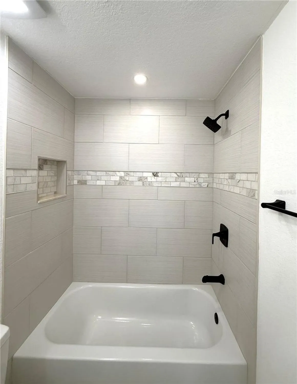 Property Slideshow image 23 of 58 | 9218 39th ln, Pinellas Park, FL, 33782