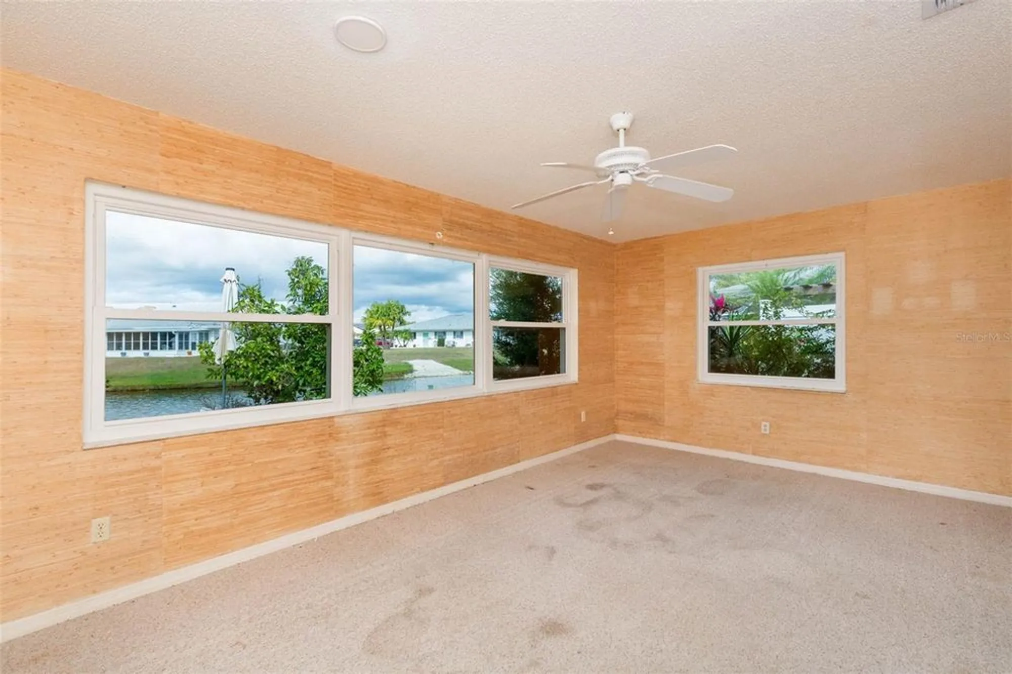 Property Slideshow image 23 of 42 | 1816 n pebble beach blvd, Sun City Center, FL, 33573