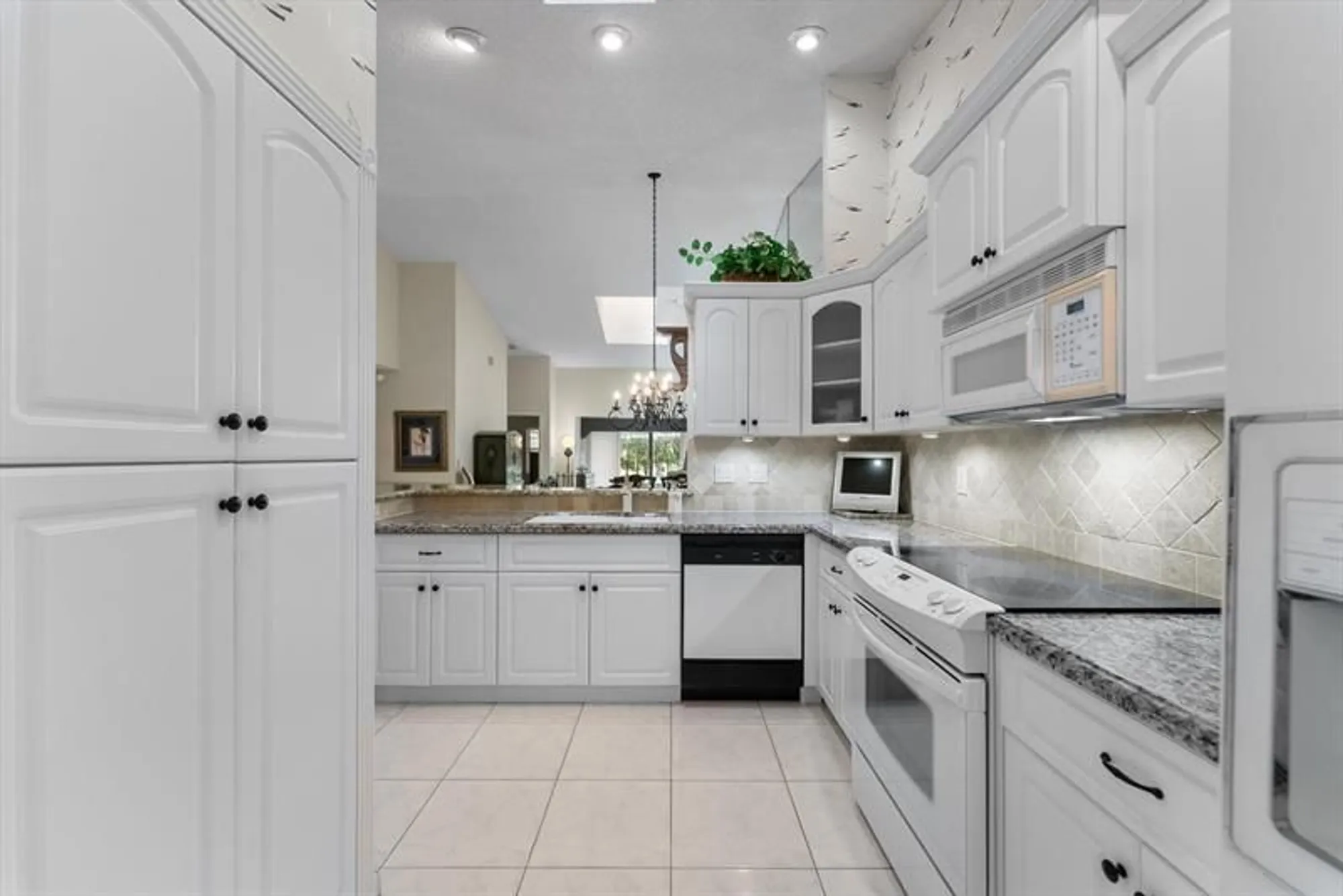 Property Slideshow image 12 of 53 | 8333 springlake dr a, Boca Raton, FL, 33496