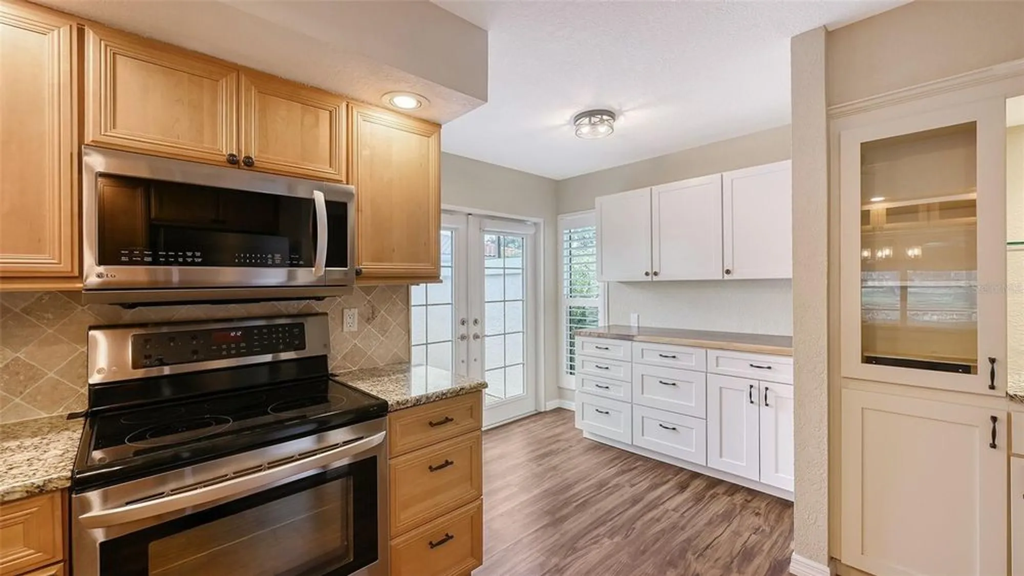 Property Slideshow image 19 of 63 | 7340 golf pointe cir, Sarasota, FL, 34243