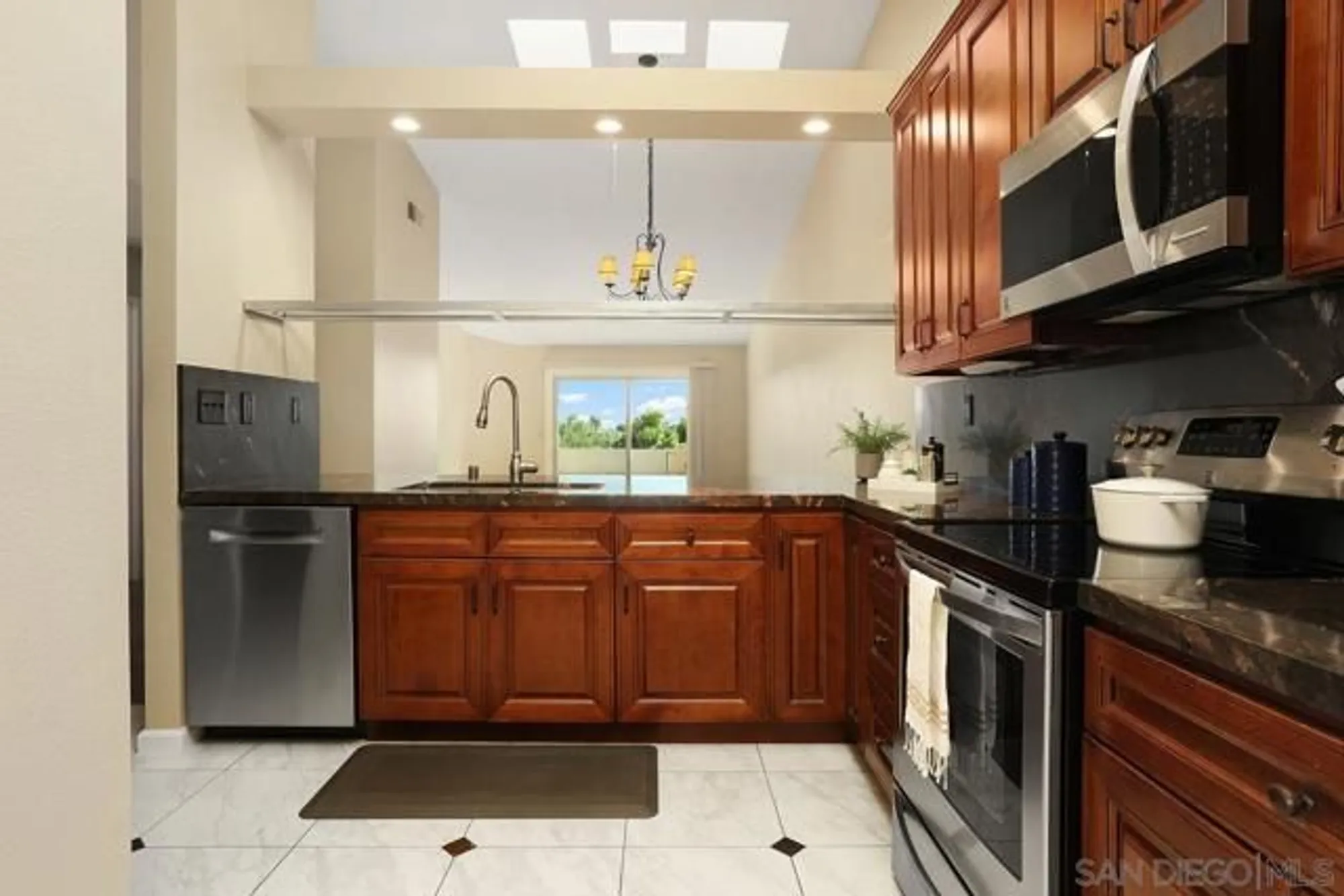 Property Slideshow image 7 of 50 | 12725 via nasca, San Diego, CA, 92128