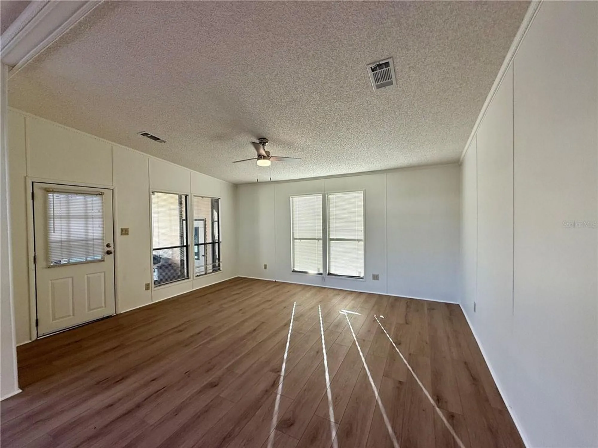 Property Slideshow image 7 of 31 | 603 robin ln, Wildwood, FL, 34785