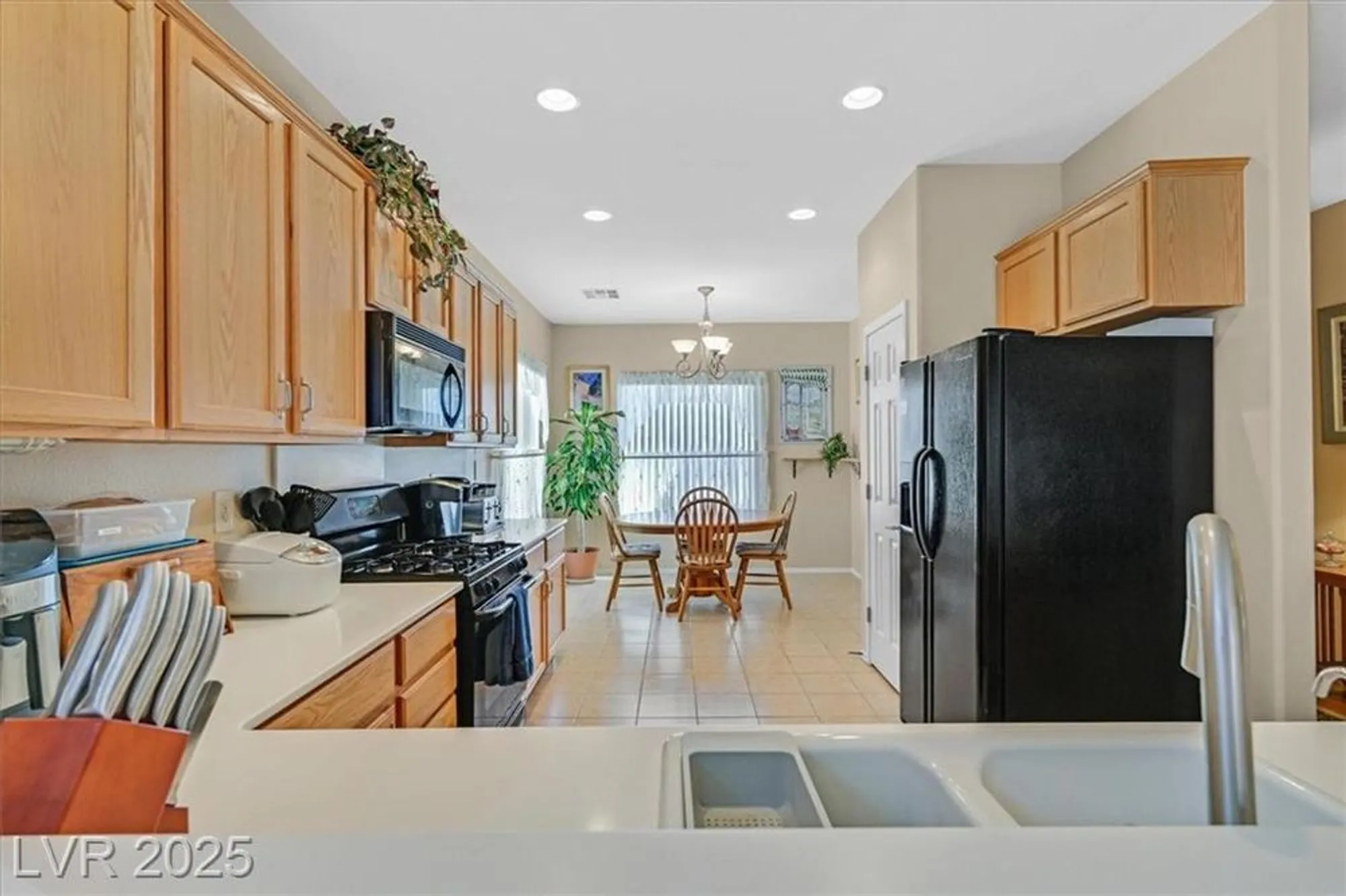 Property Slideshow image 10 of 40 | 2091 waterton rivers dr, Henderson, NV, 89044
