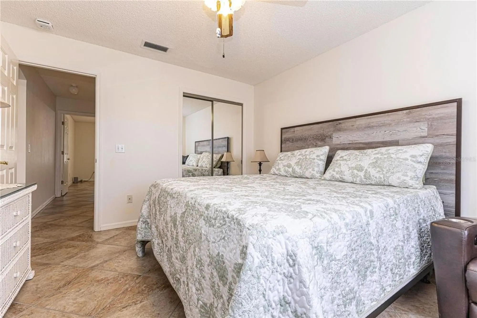 Property Slideshow image 11 of 25 | 1737 lauren ln, Lady Lake, FL, 32159