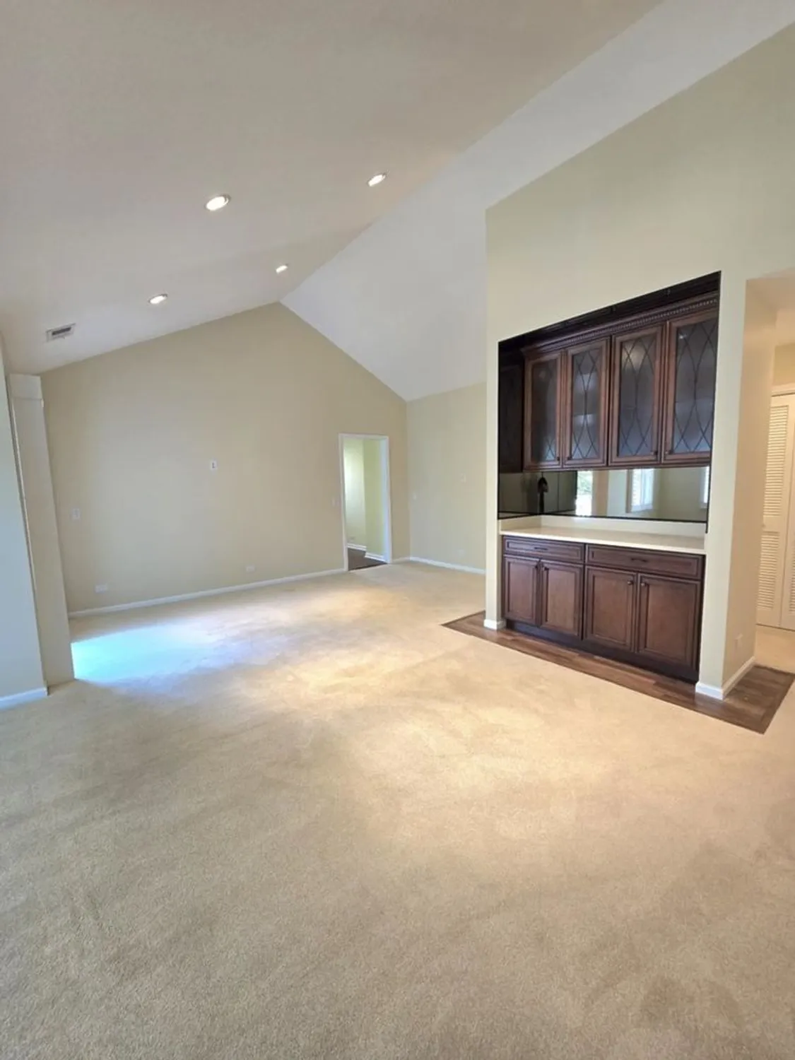 Property Slideshow image 12 of 43 | 603 thistle ln, Prospect Heights, IL, 60070