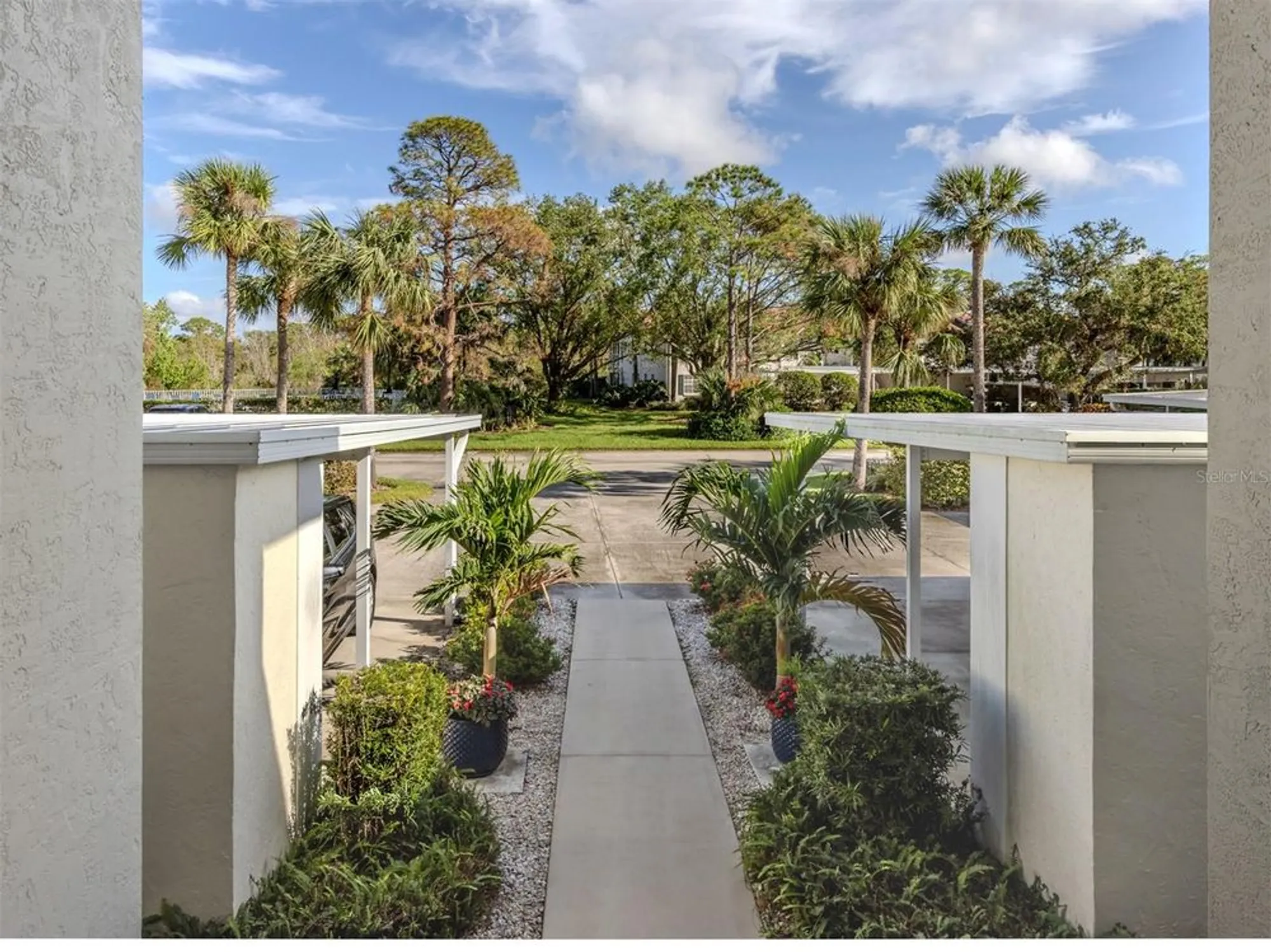 Property Slideshow image 4 of 76 | 805 montrose dr 203, Venice, FL, 34293
