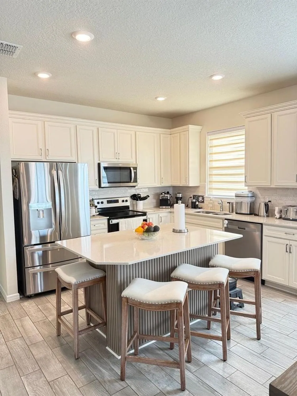 Property Slideshow image 6 of 18 | 1873 spring shower cir, Kissimmee, FL, 34744