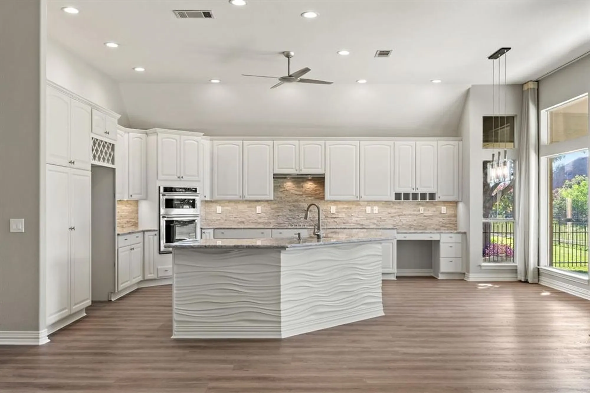 Property Slideshow image 8 of 30 | 10409 countryside dr, Denton, TX, 76207