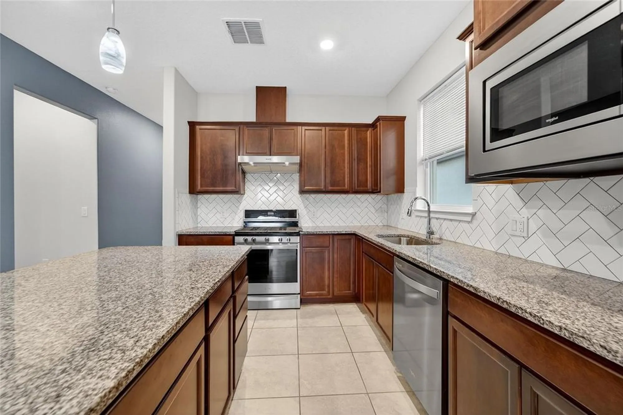 Property Slideshow image 13 of 70 | 5500 blue crush bnd, Land O Lakes, FL, 34638