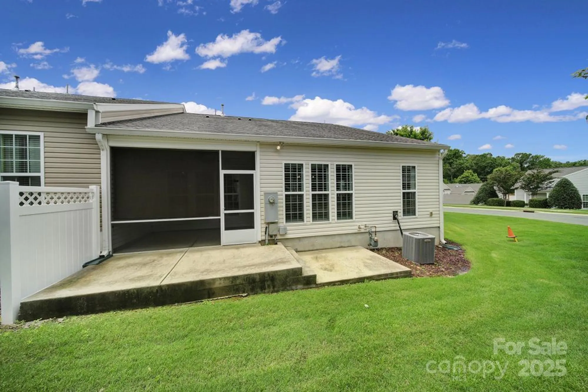 Property Slideshow image 27 of 47 | 9020 smokey hill ln, Fort Mill, SC, 29707