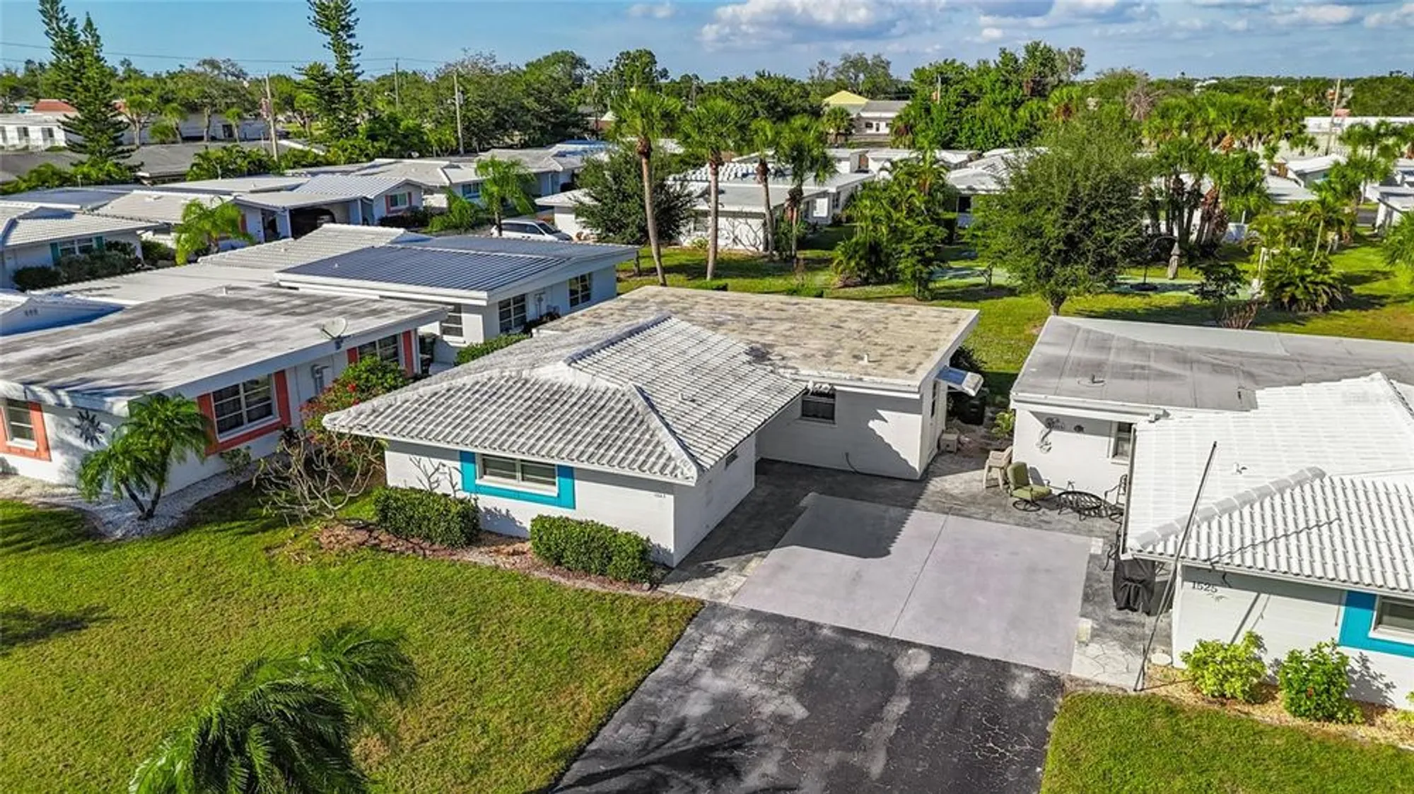 Property Slideshow image 18 of 23 | 1523 lakeside dr 15, Venice, FL, 34293