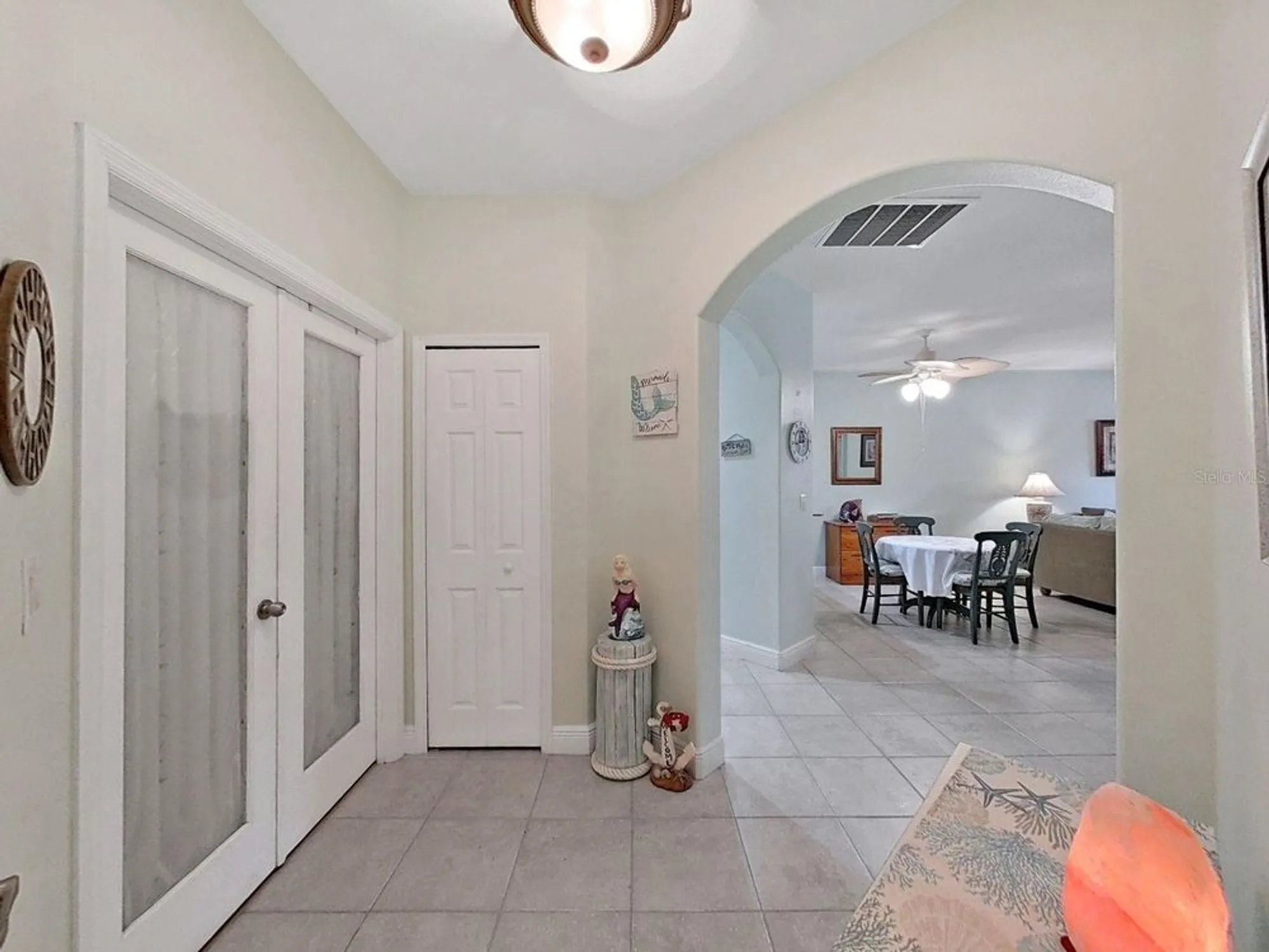 Property Slideshow image 10 of 100 | 303 bluewater falls ct, Apollo Beach, FL, 33572