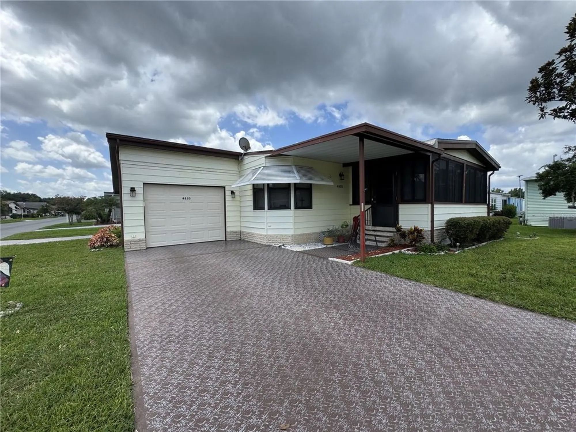 Property Slideshow image 1 of 42 | 4805 colonnades cir, Lakeland, FL, 33811