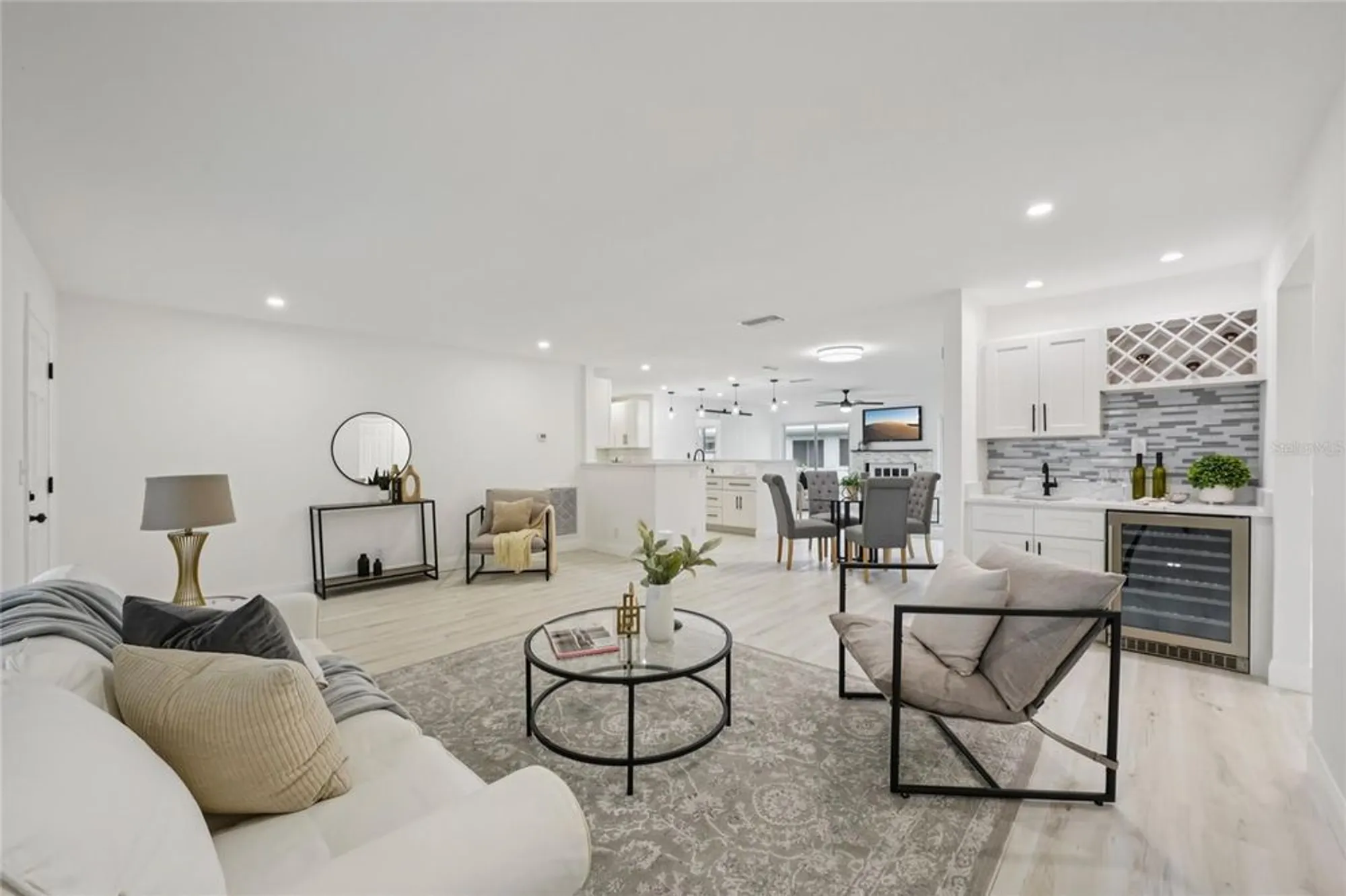 Property Slideshow image 9 of 58 | 9218 39th ln, Pinellas Park, FL, 33782