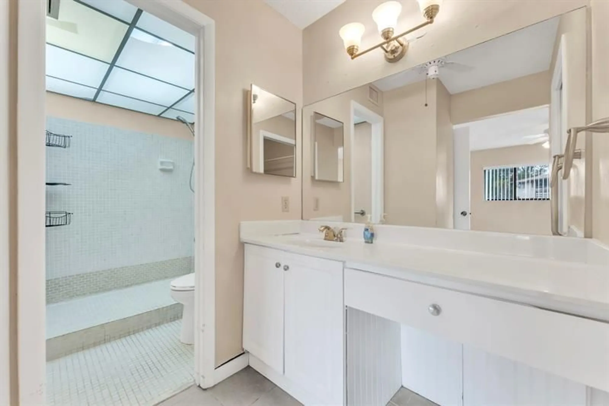 Property Slideshow image 16 of 29 | 9947 n belfort cir # 114, Tamarac, FL, 33321