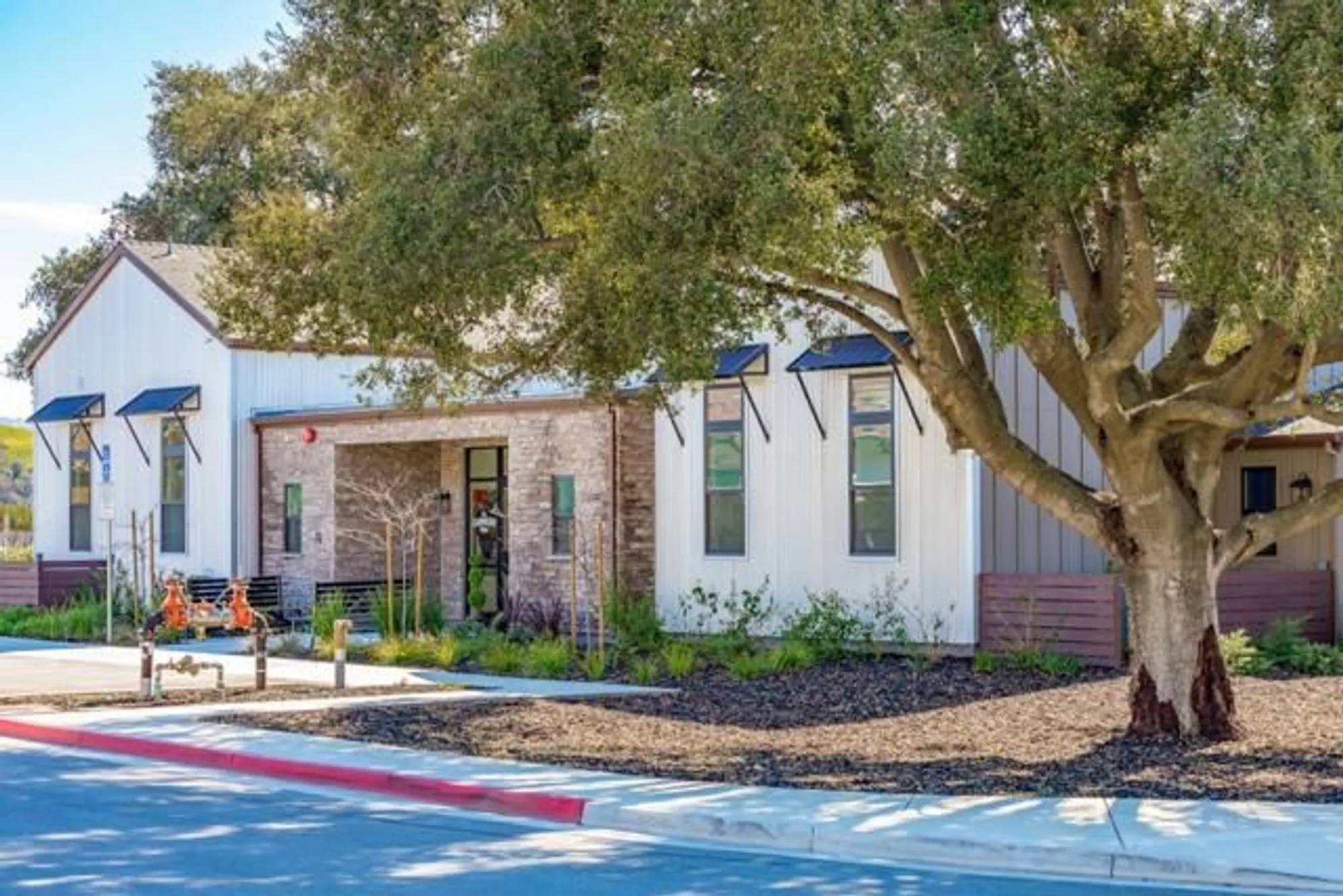 Property Slideshow image 8 of 16 | 2171 white oak dr, Hollister, CA, 95023