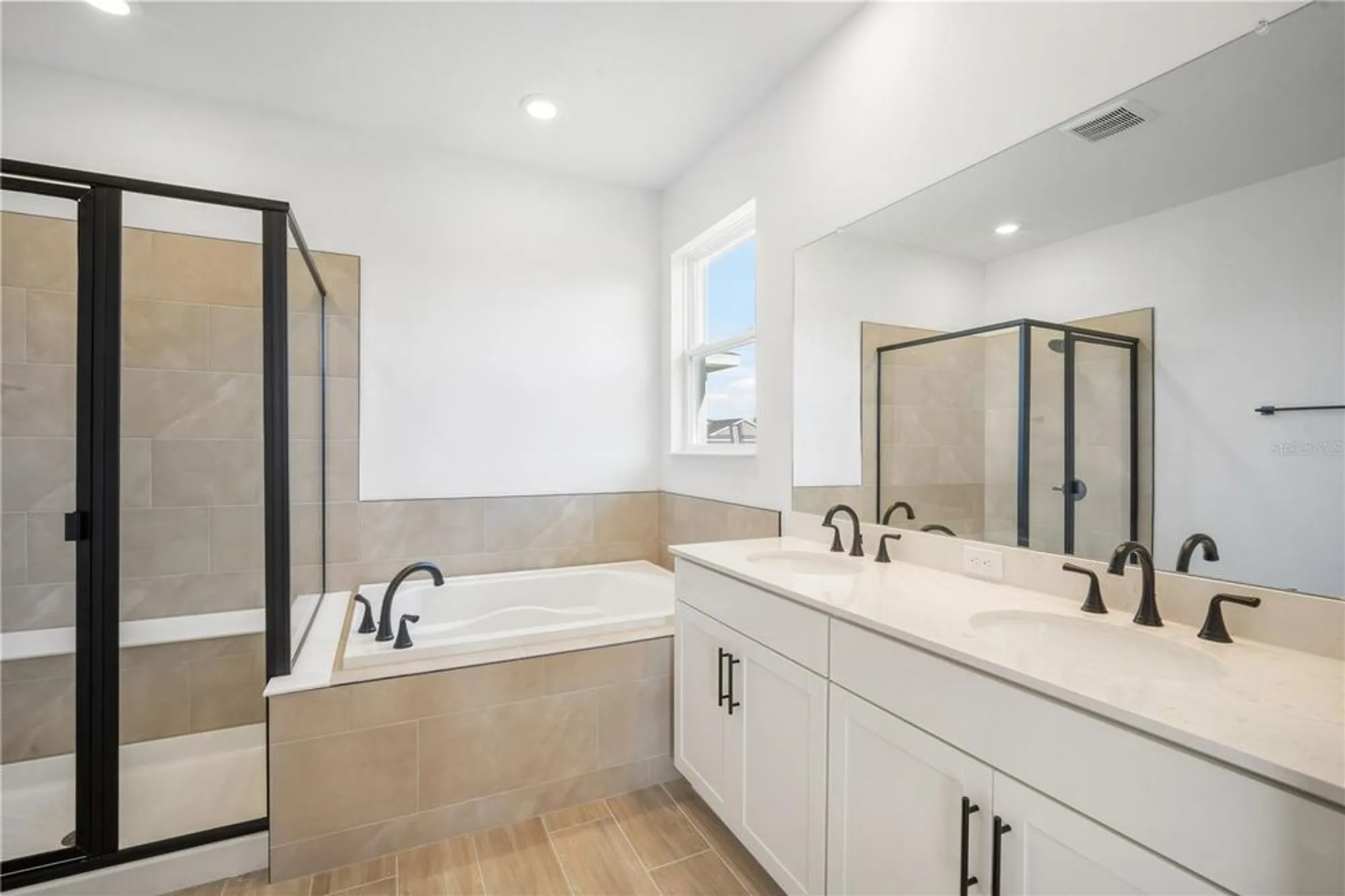 Property Slideshow image 18 of 39 | 9071 players dr, Weeki Wachee, FL, 34613