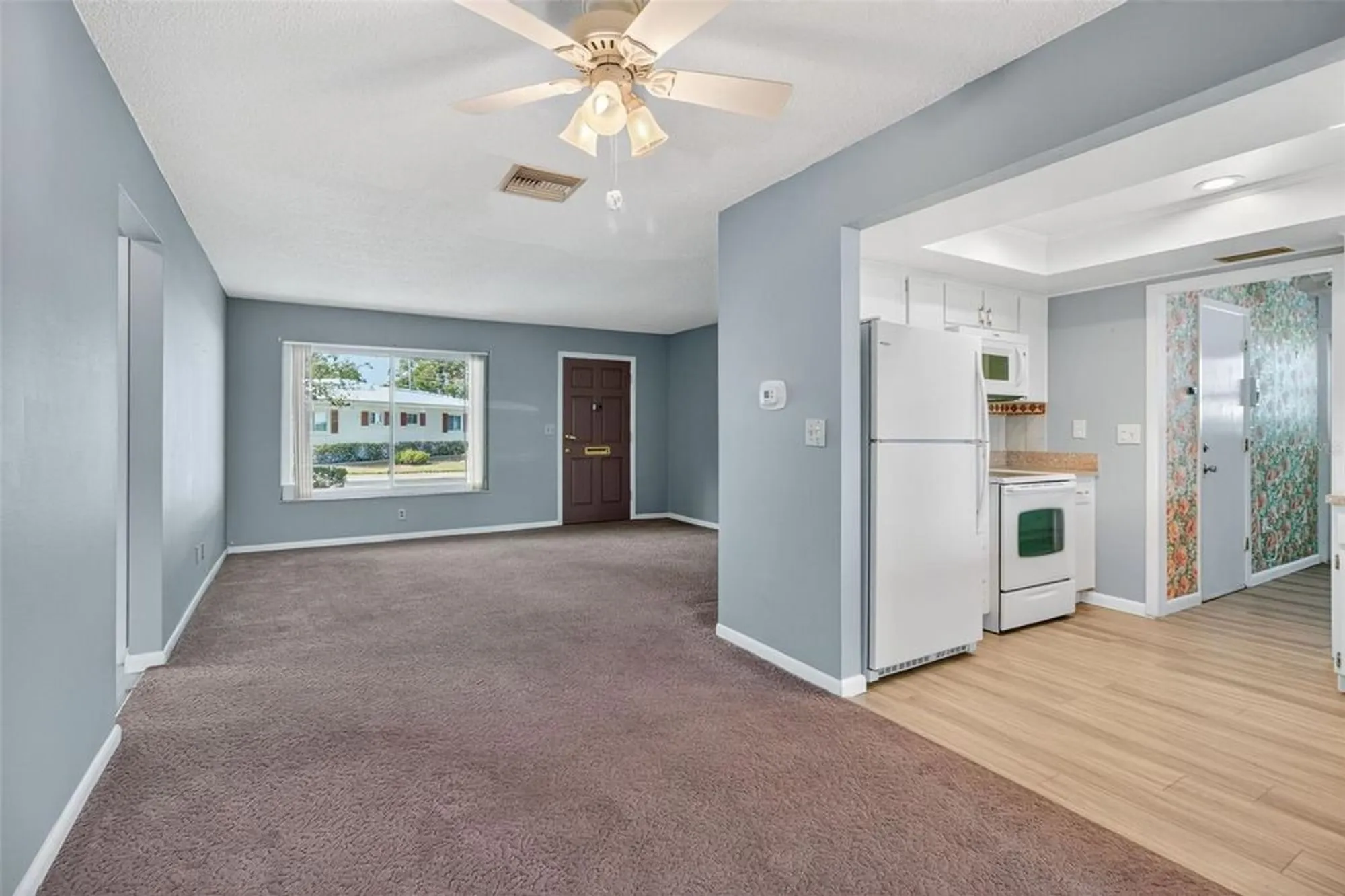 Property Slideshow image 7 of 35 | 9481 45th pl n # 9481, Pinellas Park, FL, 33782