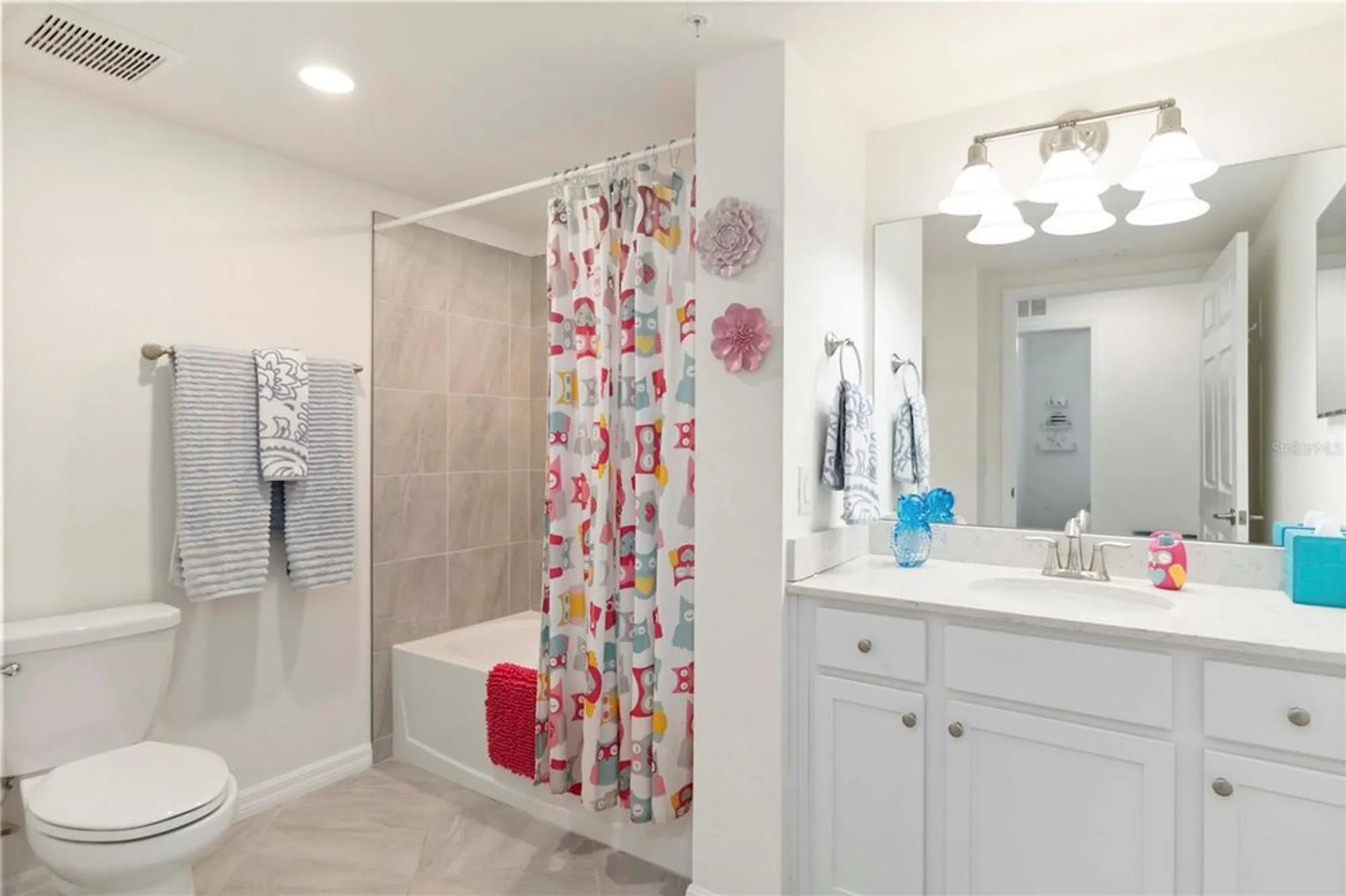 Property Slideshow image 32 of 100 | 10801 tarflower dr 102, Venice, FL, 34293